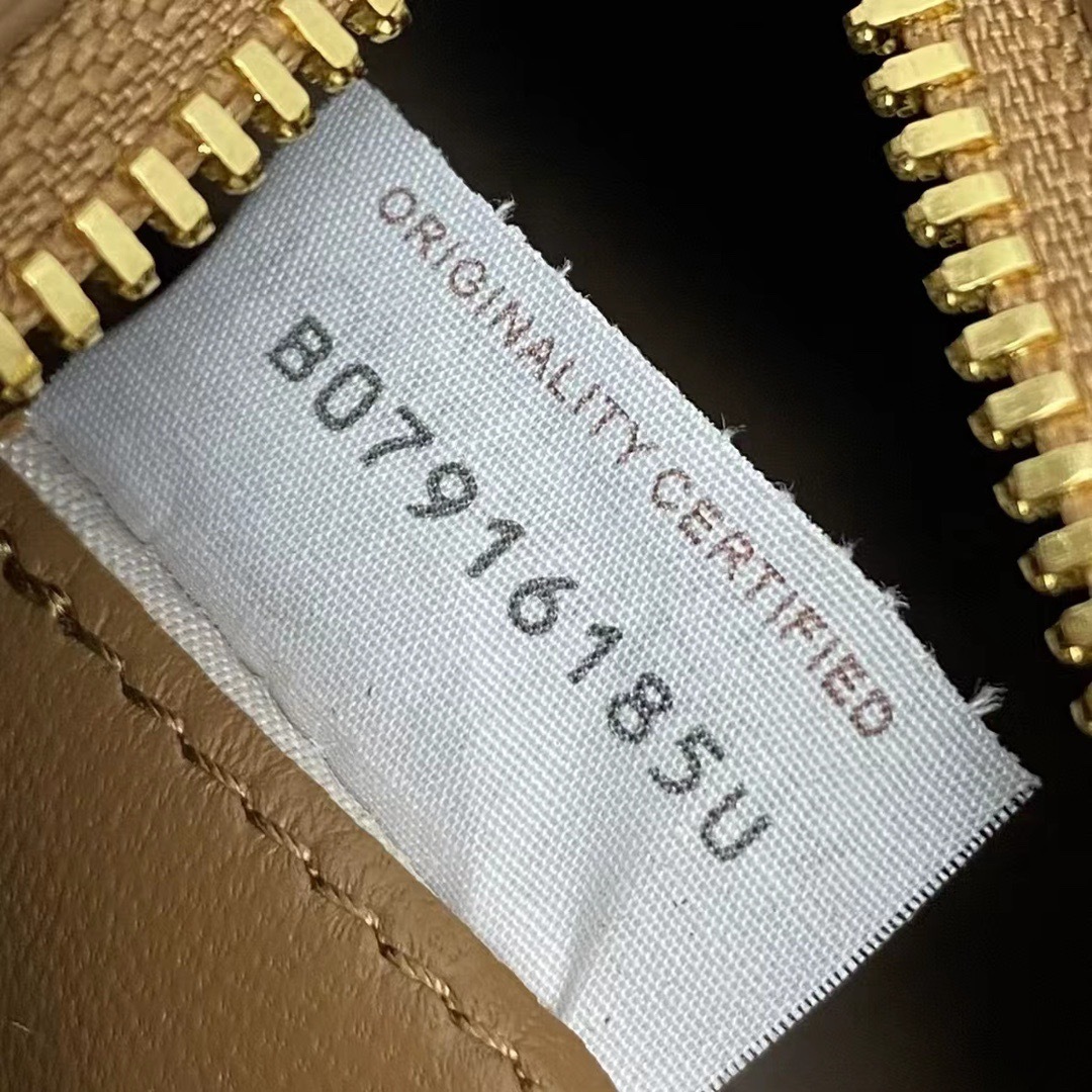 3B20CA8A-43AE-4B85-9899-C95E4DDC0702