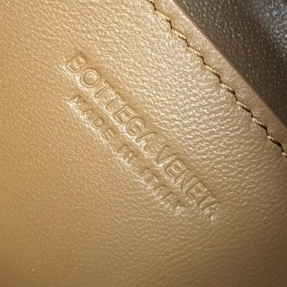 F57EA9D8-DF1D-4881-B05B-6E83A6AC6A30