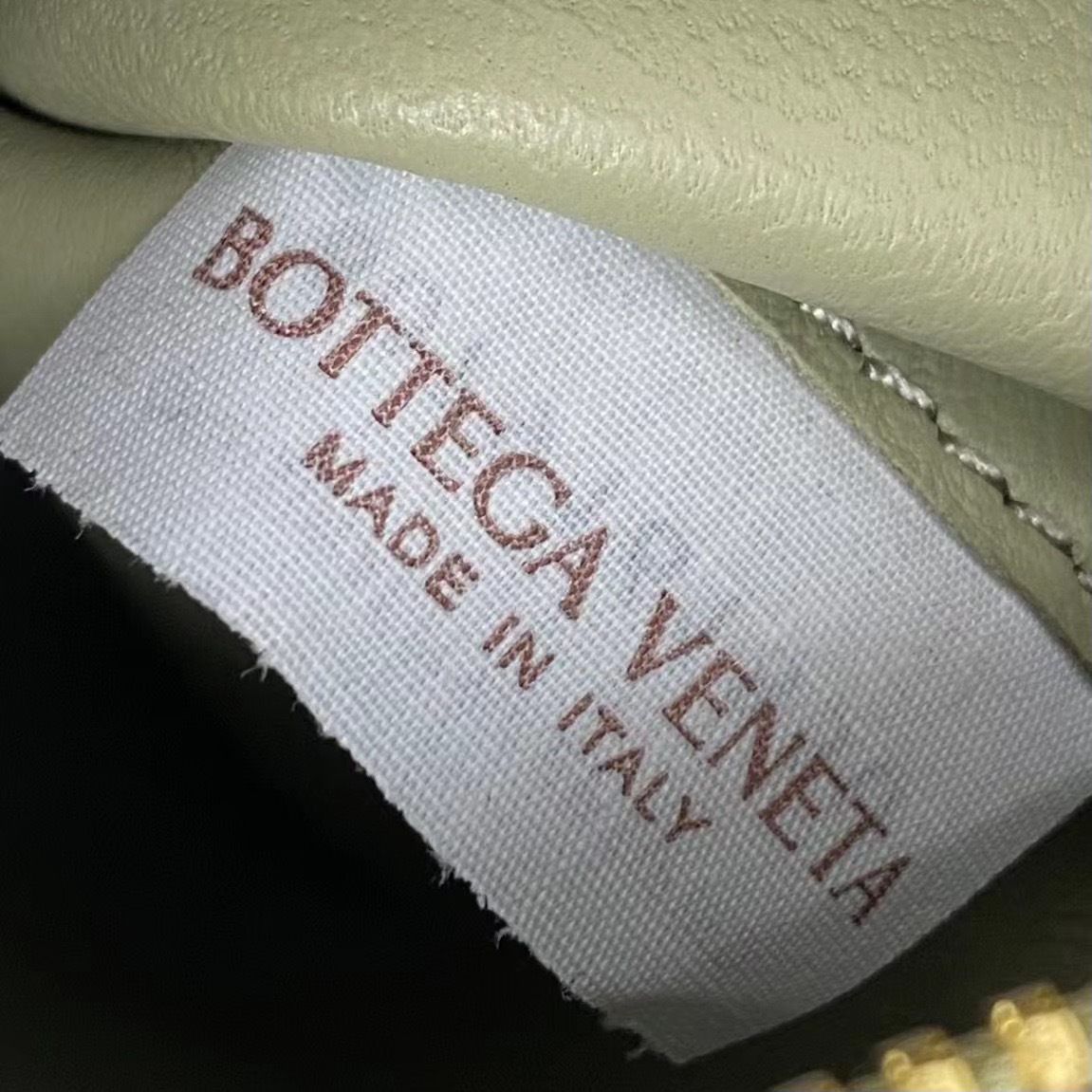 174512DA-19AF-410D-A100-A2CA244F1167