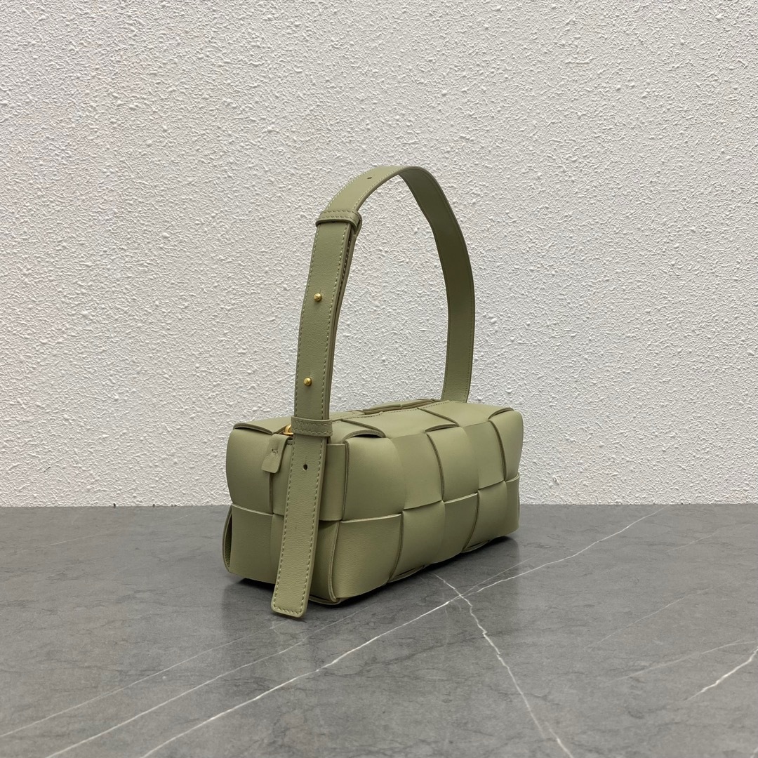 48B15690-E977-4CDF-B180-50706A09F342