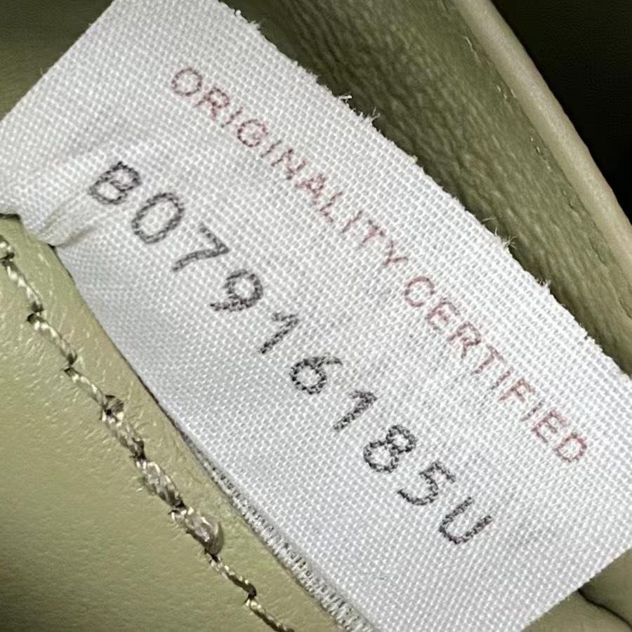 87CB8E80-A0E0-46FF-9688-C5E448F2F792