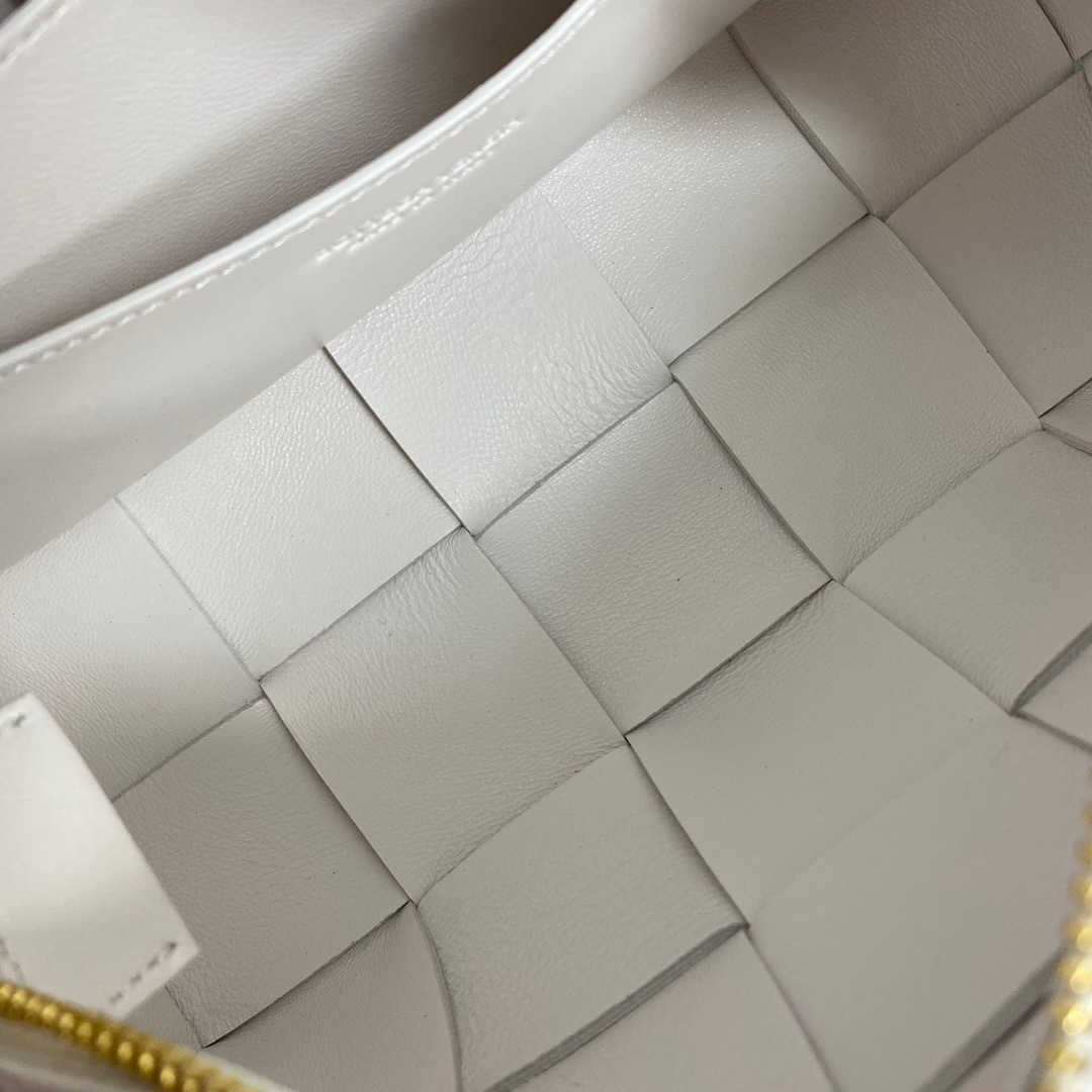 3E51DEA0-4AED-47E4-BA7E-4B397E0A9A2C