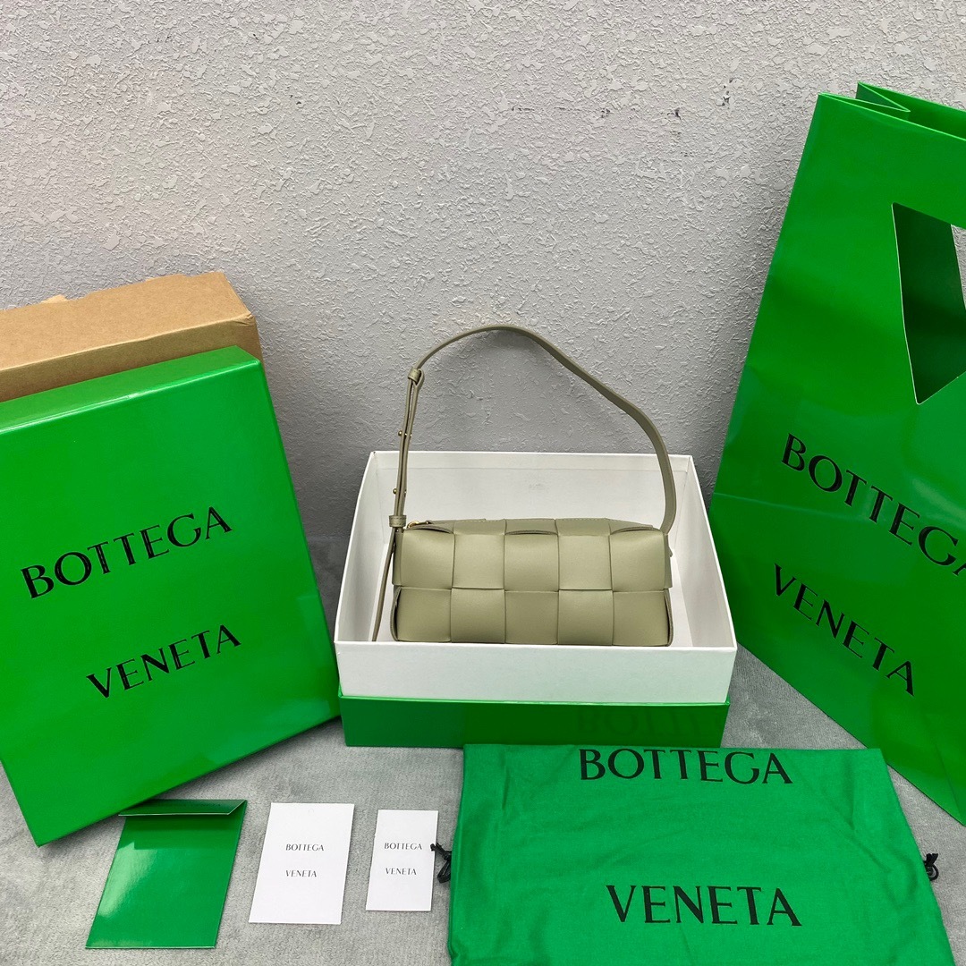 1C2137AE-03B3-46C6-B1A9-ECFA4D1562F8