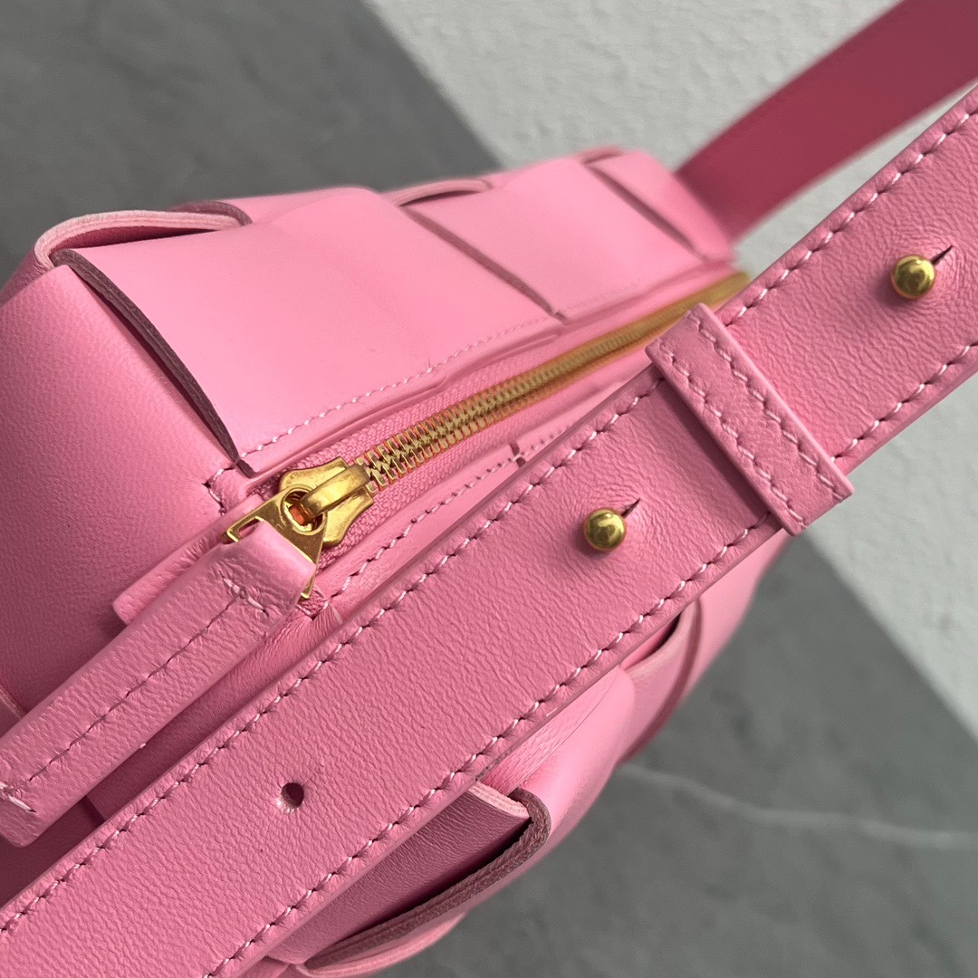 6A284A9D-ACDE-4714-992D-19057F006C94