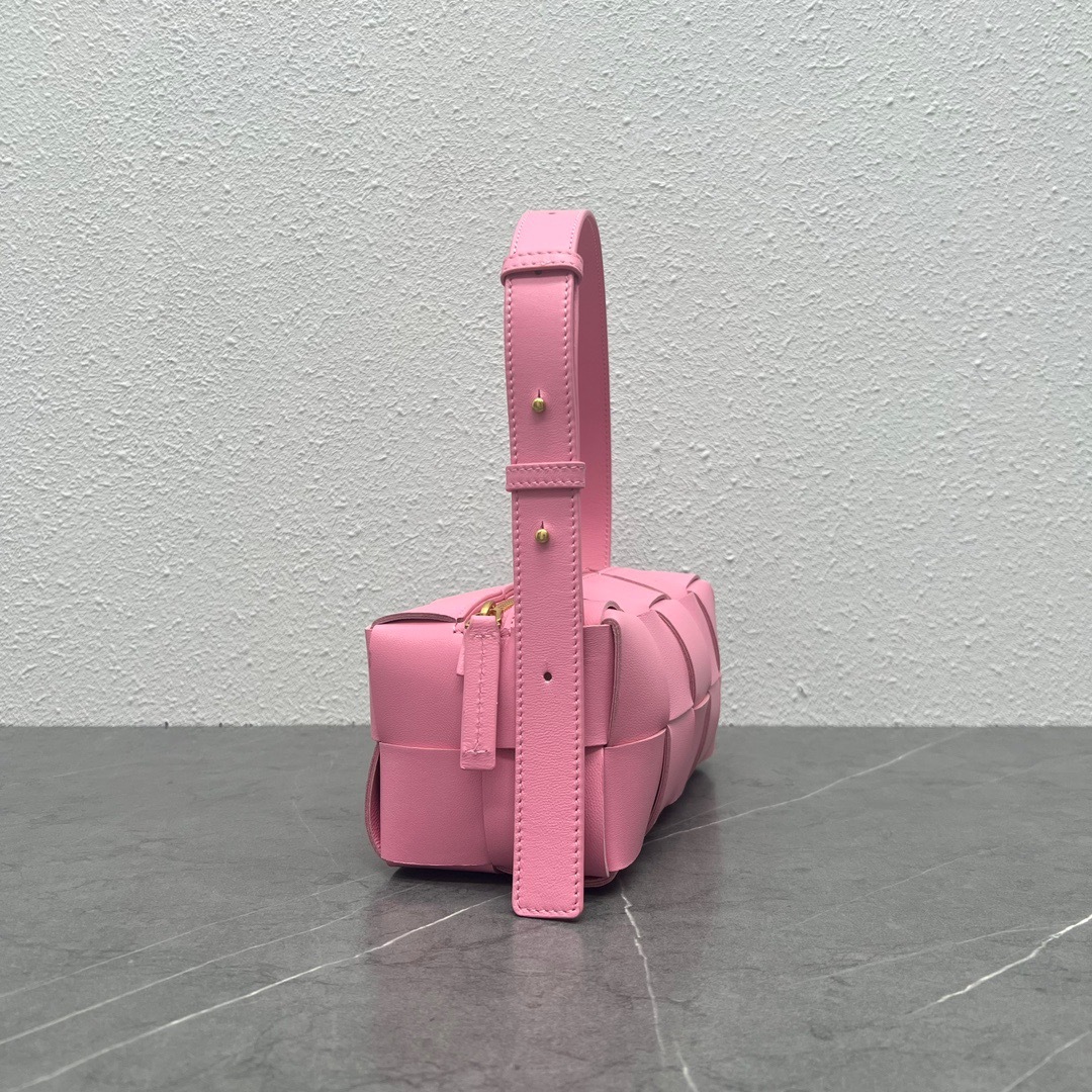 95DEEC82-0A61-4A21-8F44-348199B93683