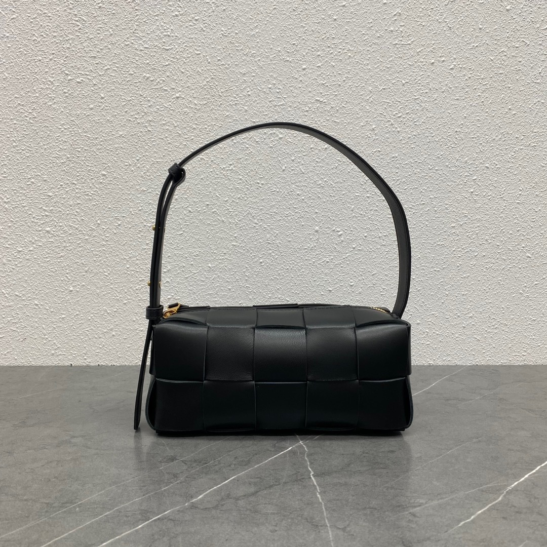 E2520C8E-7808-4B27-AF41-642045255AD1