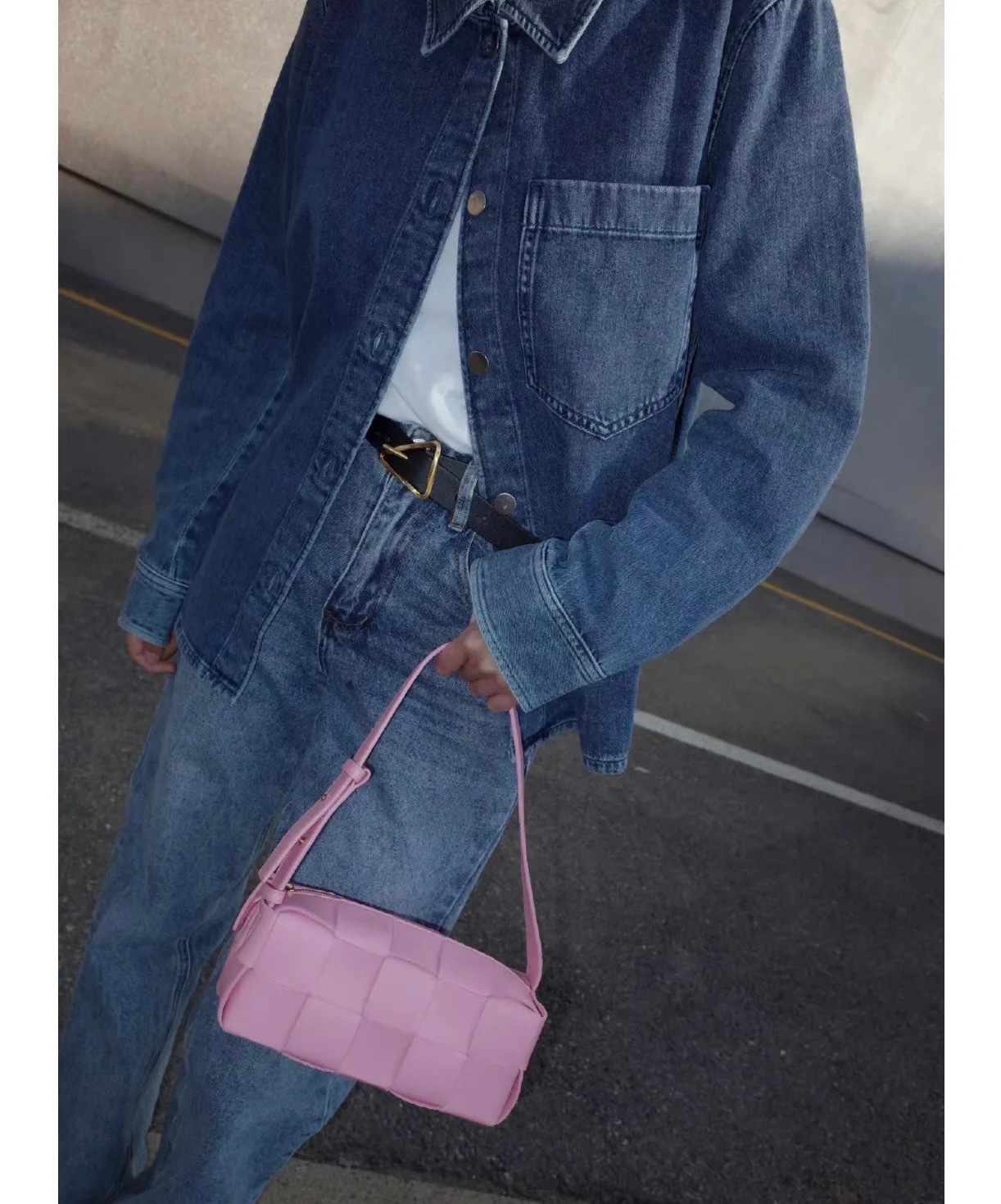 F1B2D5D3-27E7-4318-BA5A-89B347C4FB8D