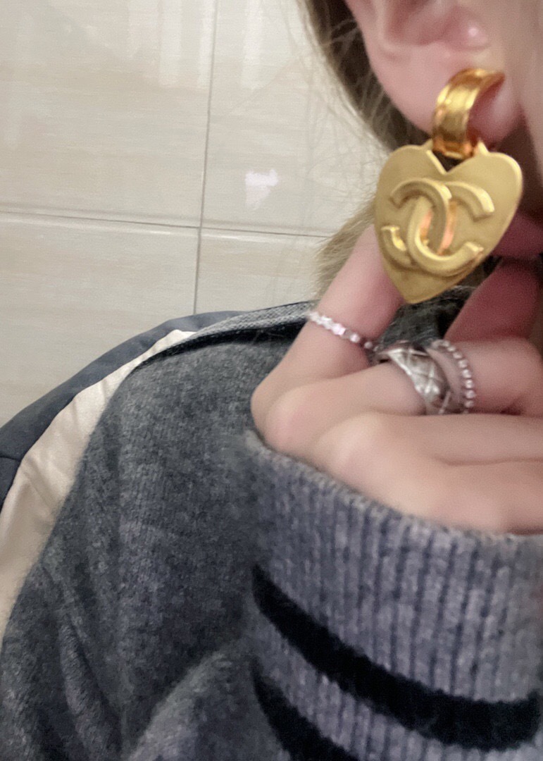 D3B4B2A2-9DC5-46BA-8038-6F09F537FB17