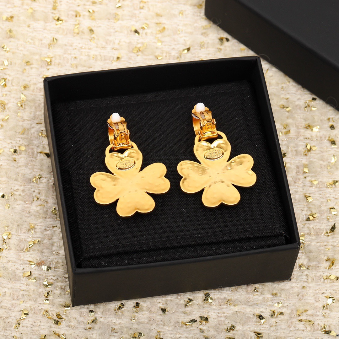 FC1195DB-D79A-4335-BD8E-D0BE21F9FD36