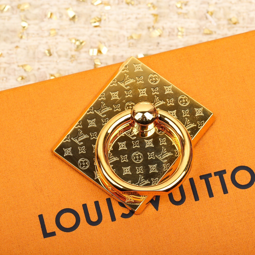 D0C1B143-5310-46B3-B809-48C263AC9822