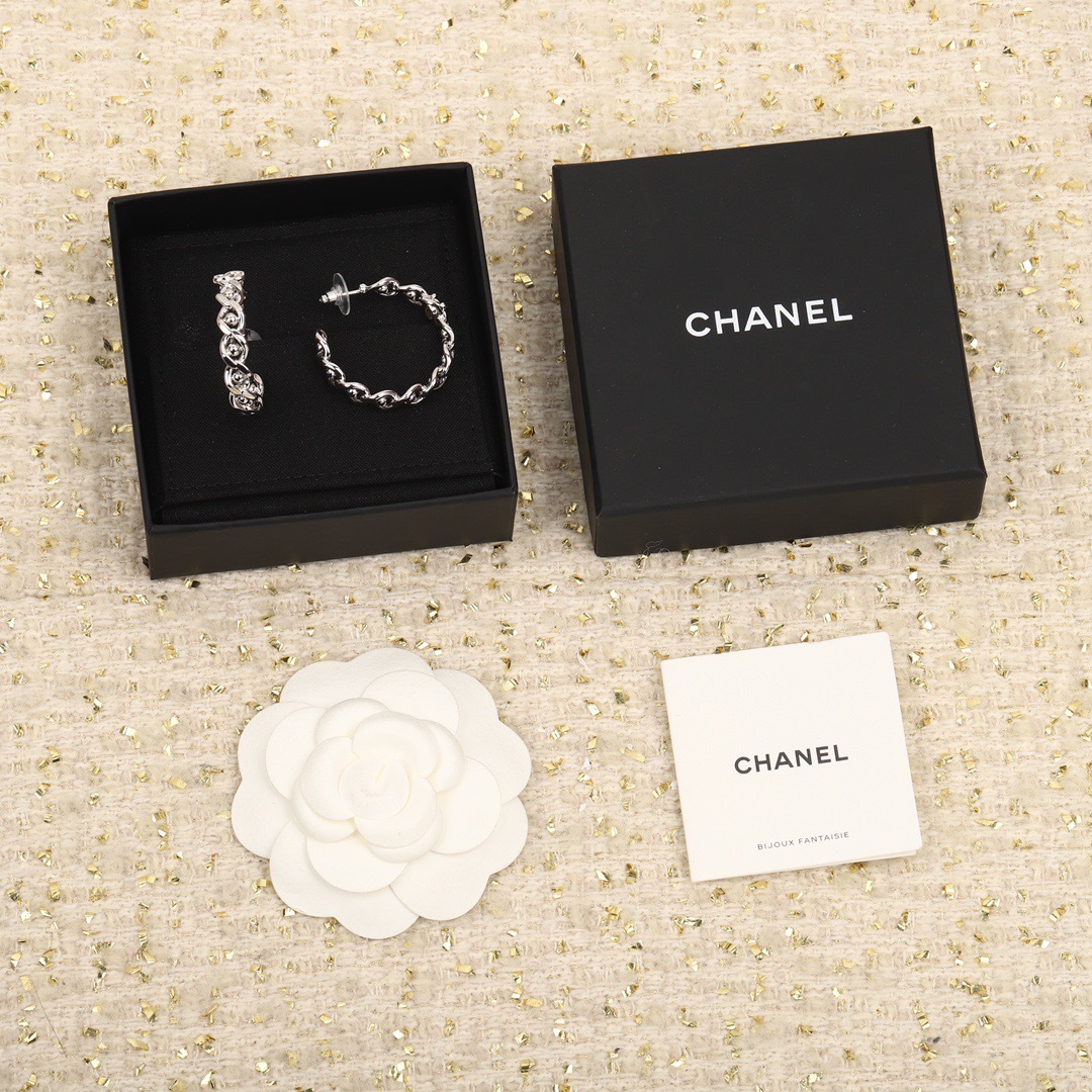 DDDF8AE0-5FAF-4693-9007-2BEE482420AD