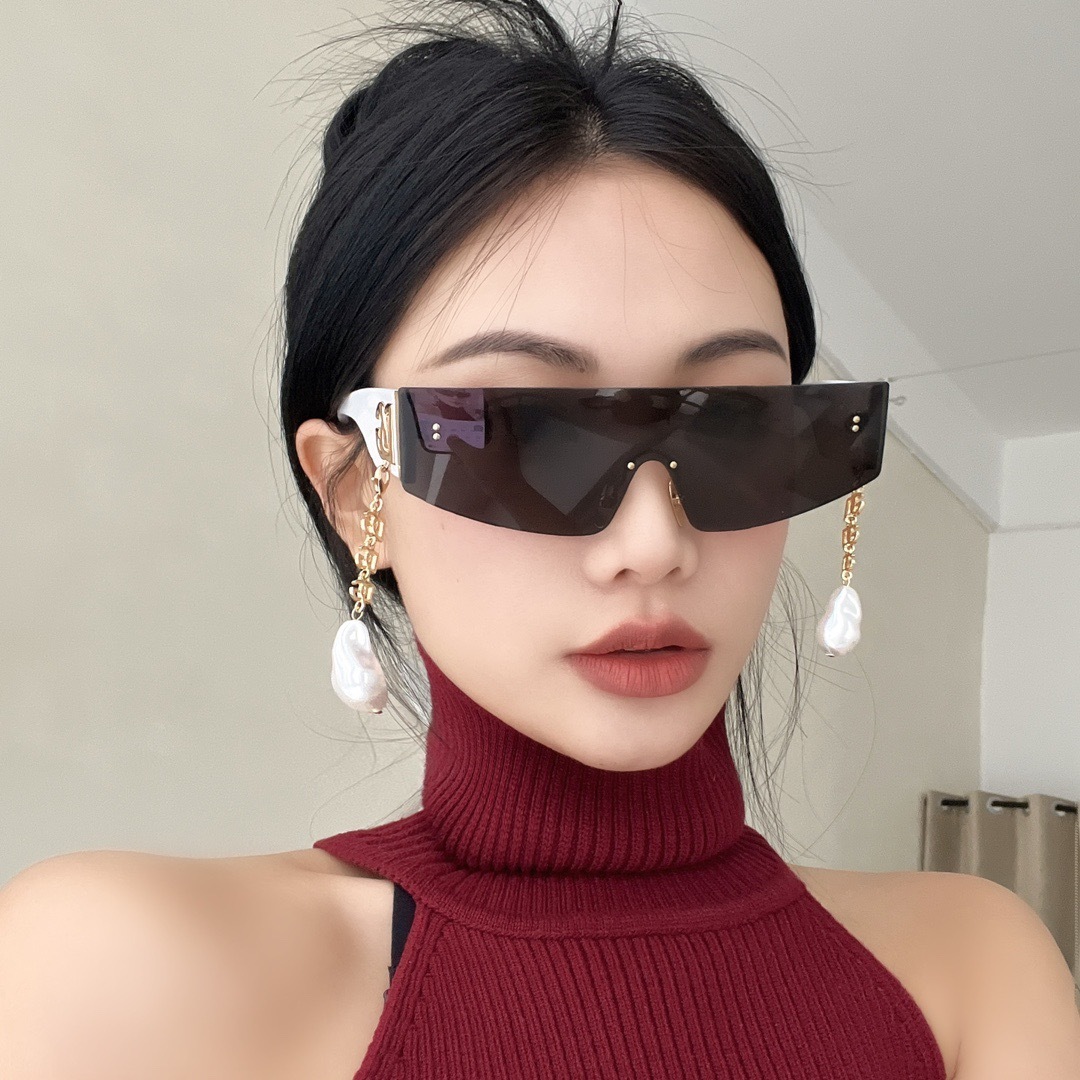 9E9A0E60-6DC9-4486-B5B8-E569D4B6F0BE