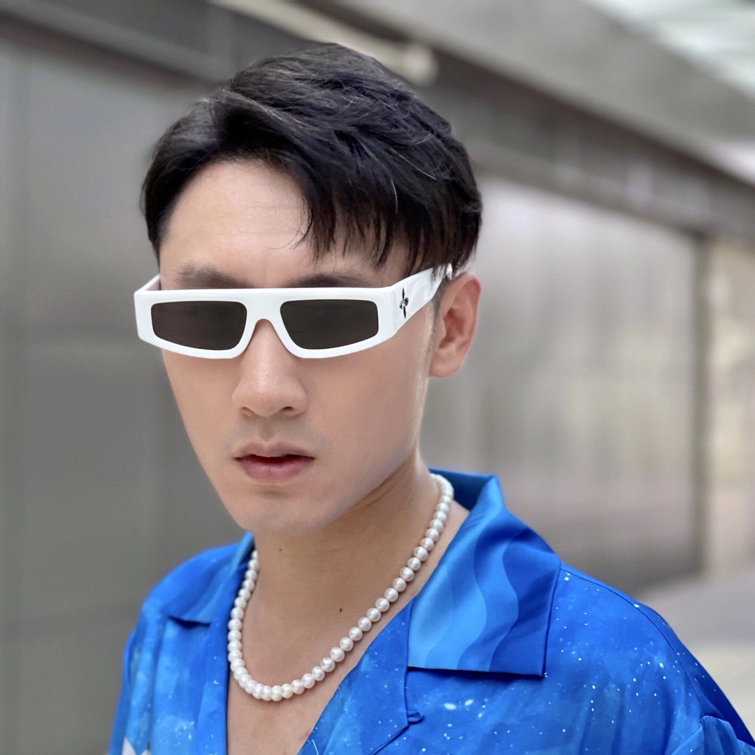 13999B12-EFC7-4048-8445-7631A2907BA1