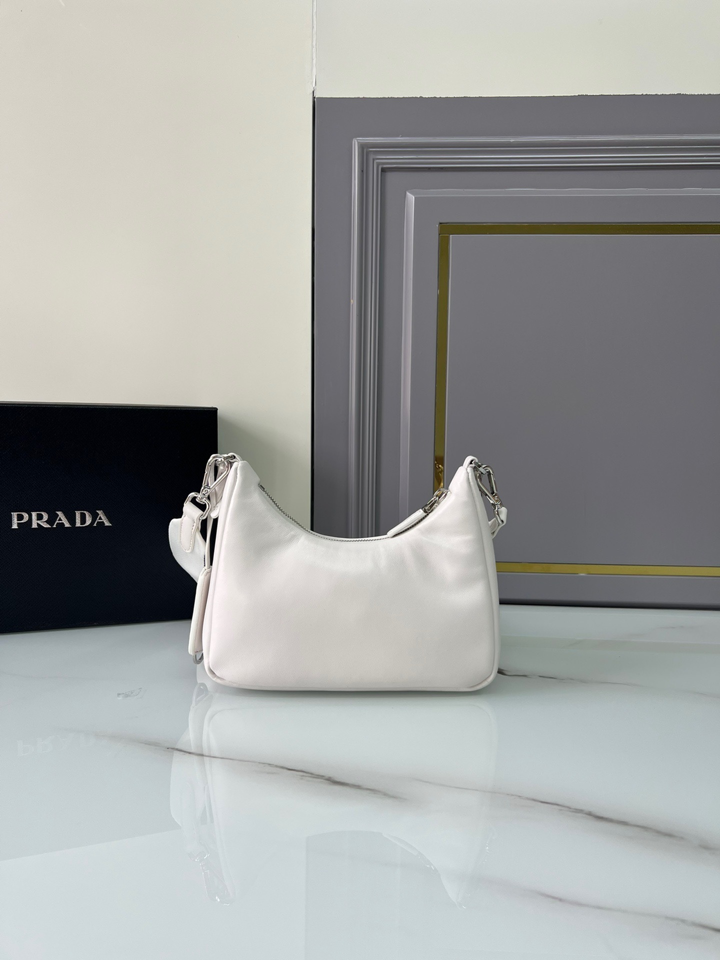 D8696E9D-081A-4EAA-8563-22D2FE5E98DA