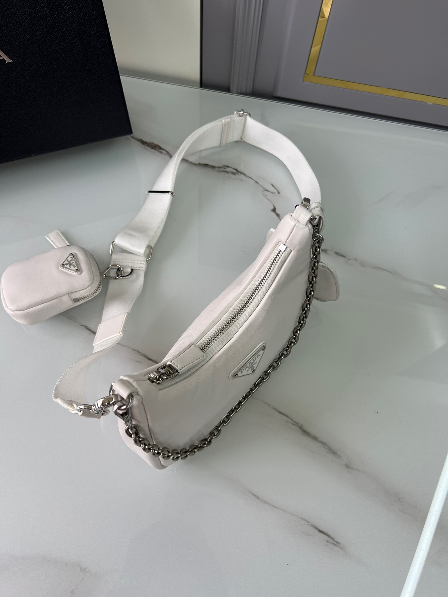 5473F3B0-FB50-4569-A7C1-D9E7BCA2CB6C