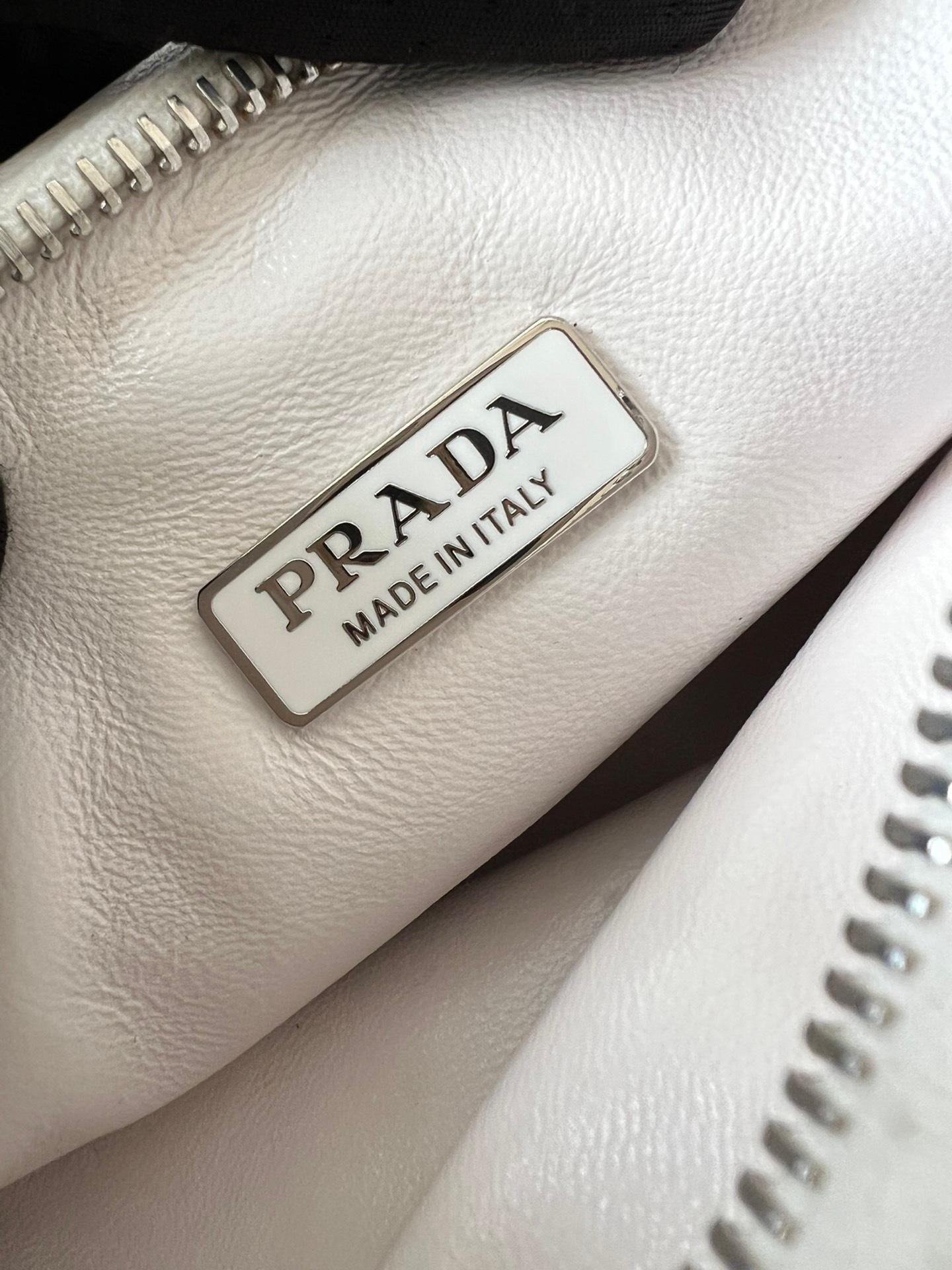 F163050C-307B-4496-8A5B-C7DD70FCE193