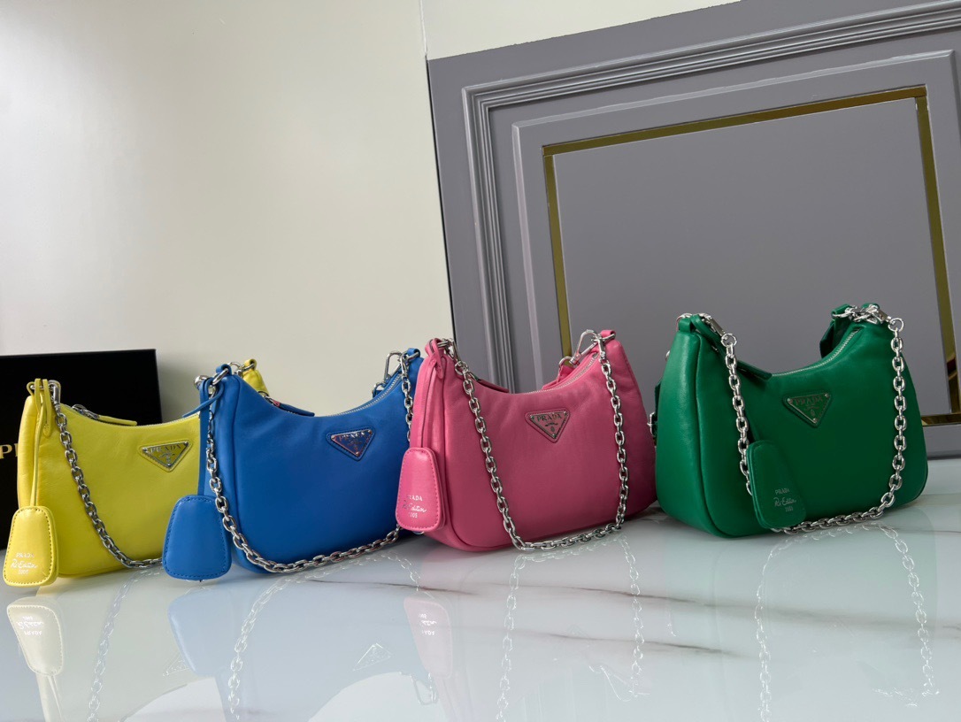 64FC9D8B-D1E7-4057-993F-0D69CBFAD3AE