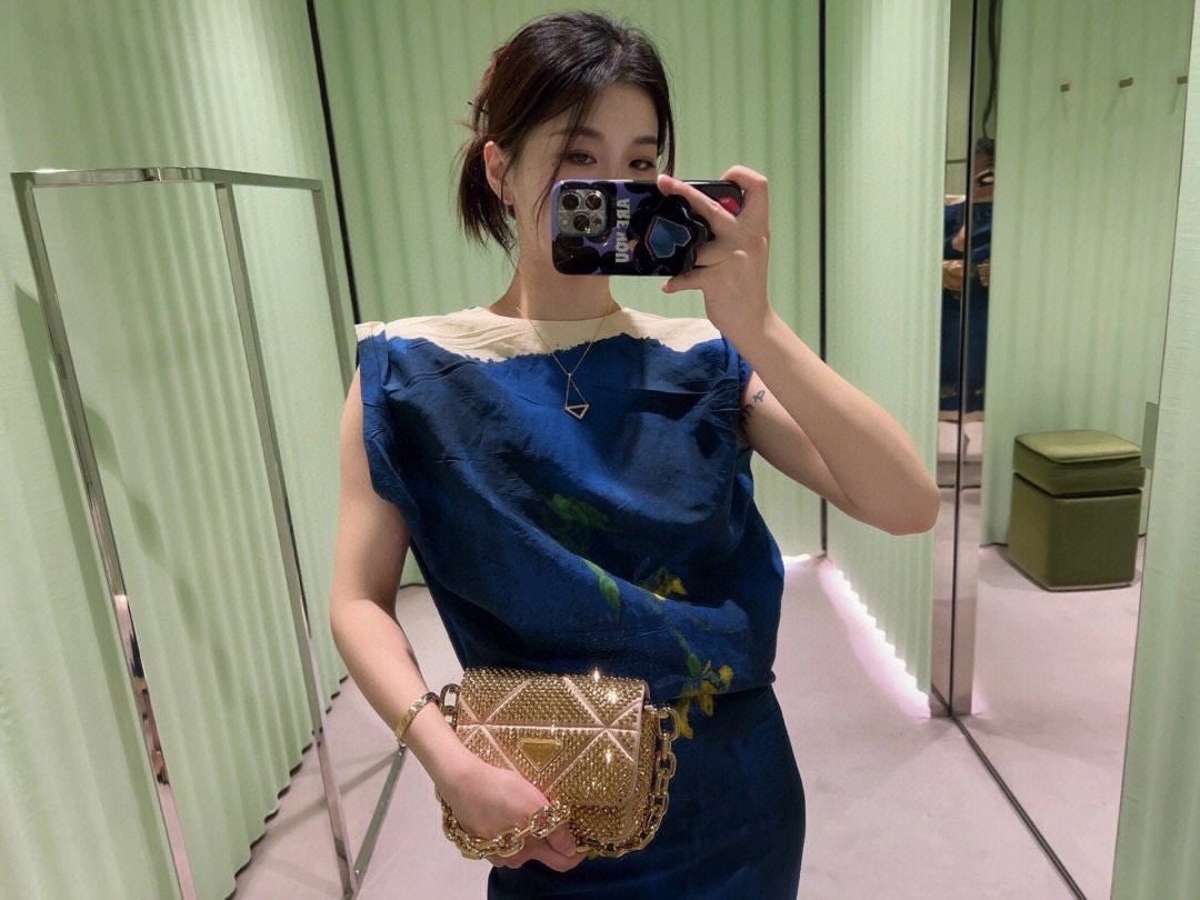 B4926462-1FAE-4308-99F2-C90901681060