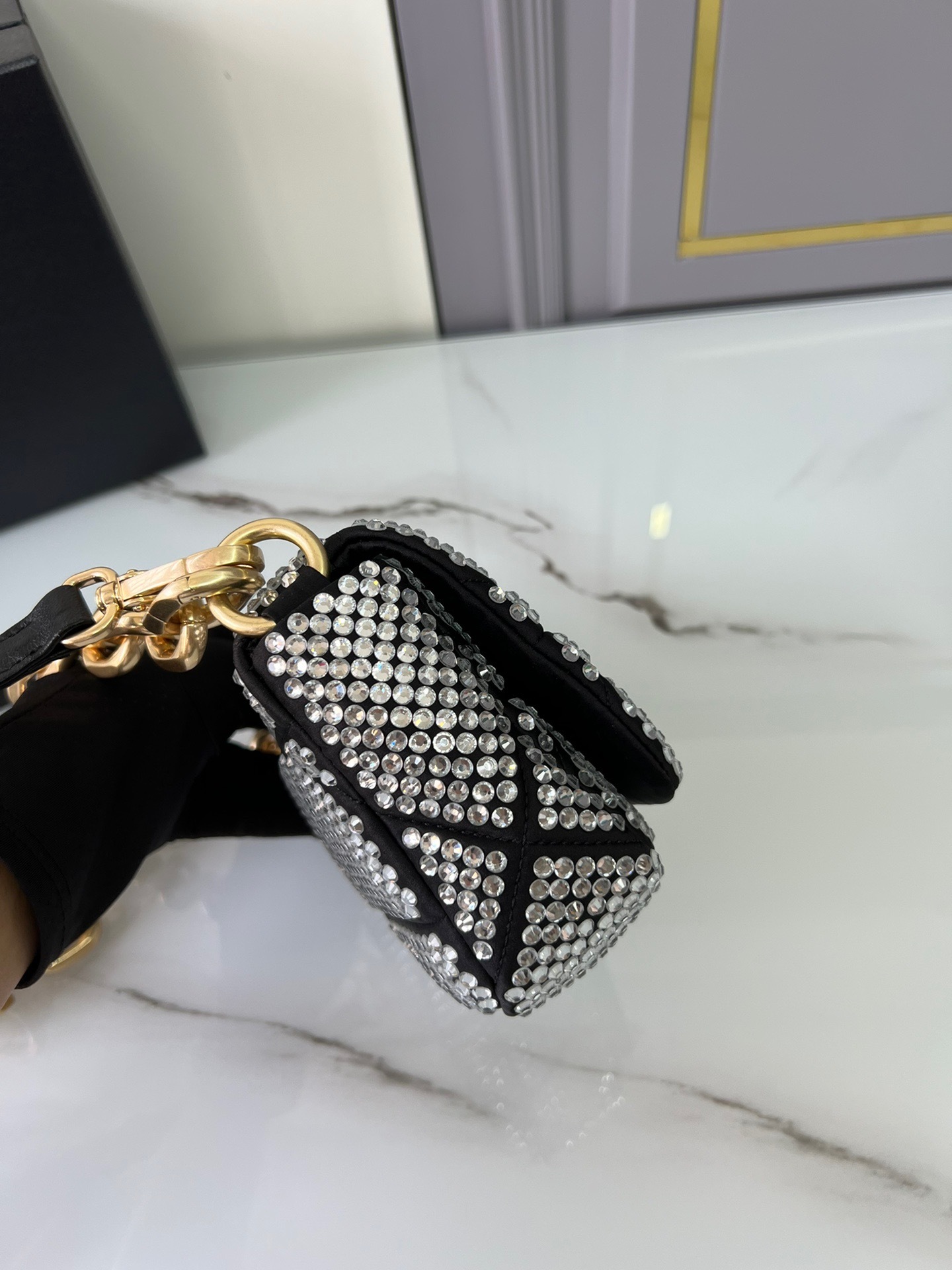 17A61812-E0B9-475F-B159-0FFCC4506A0B