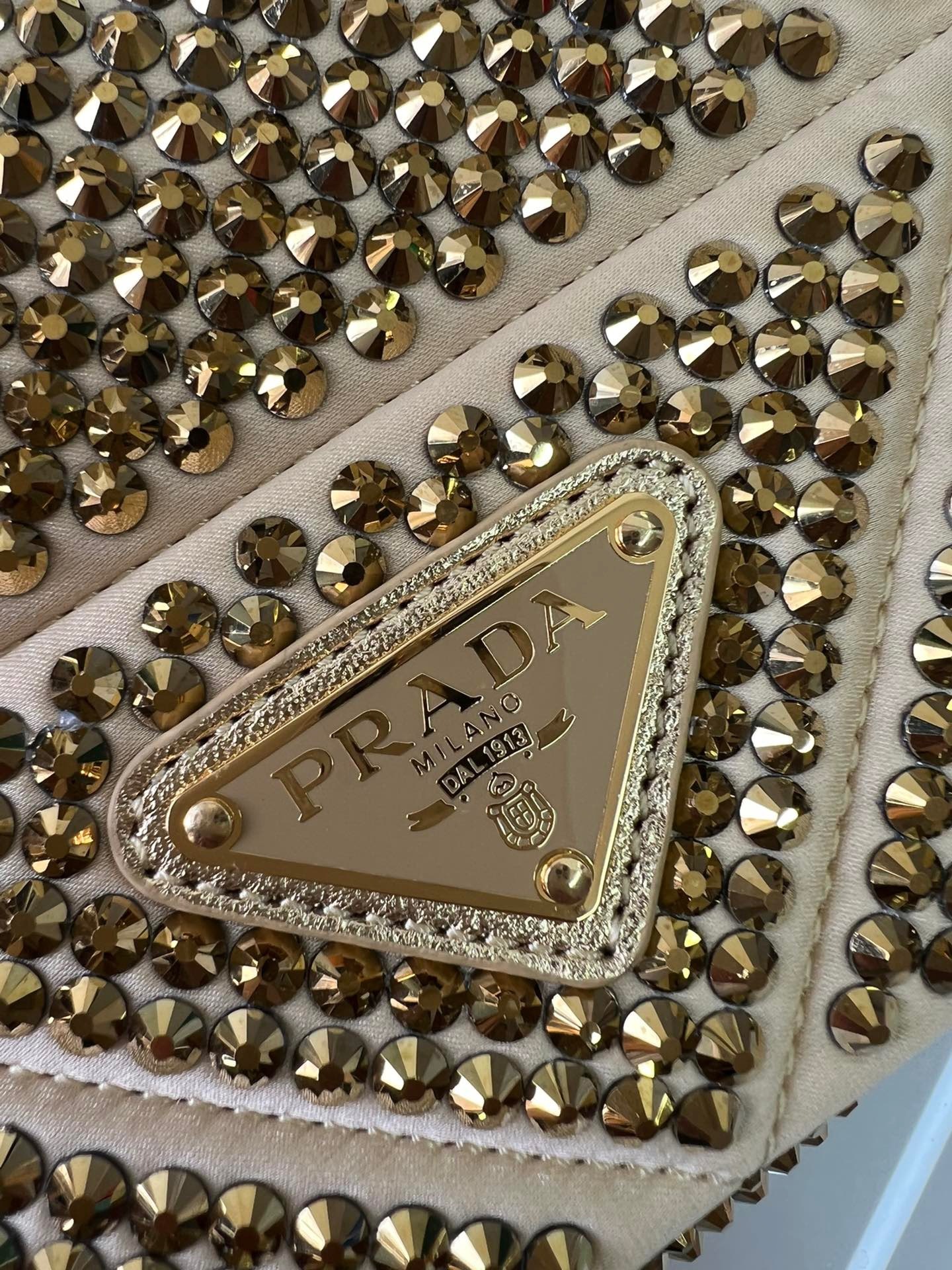 C2510F75-5D25-4977-B1CC-D3CA9182F67C