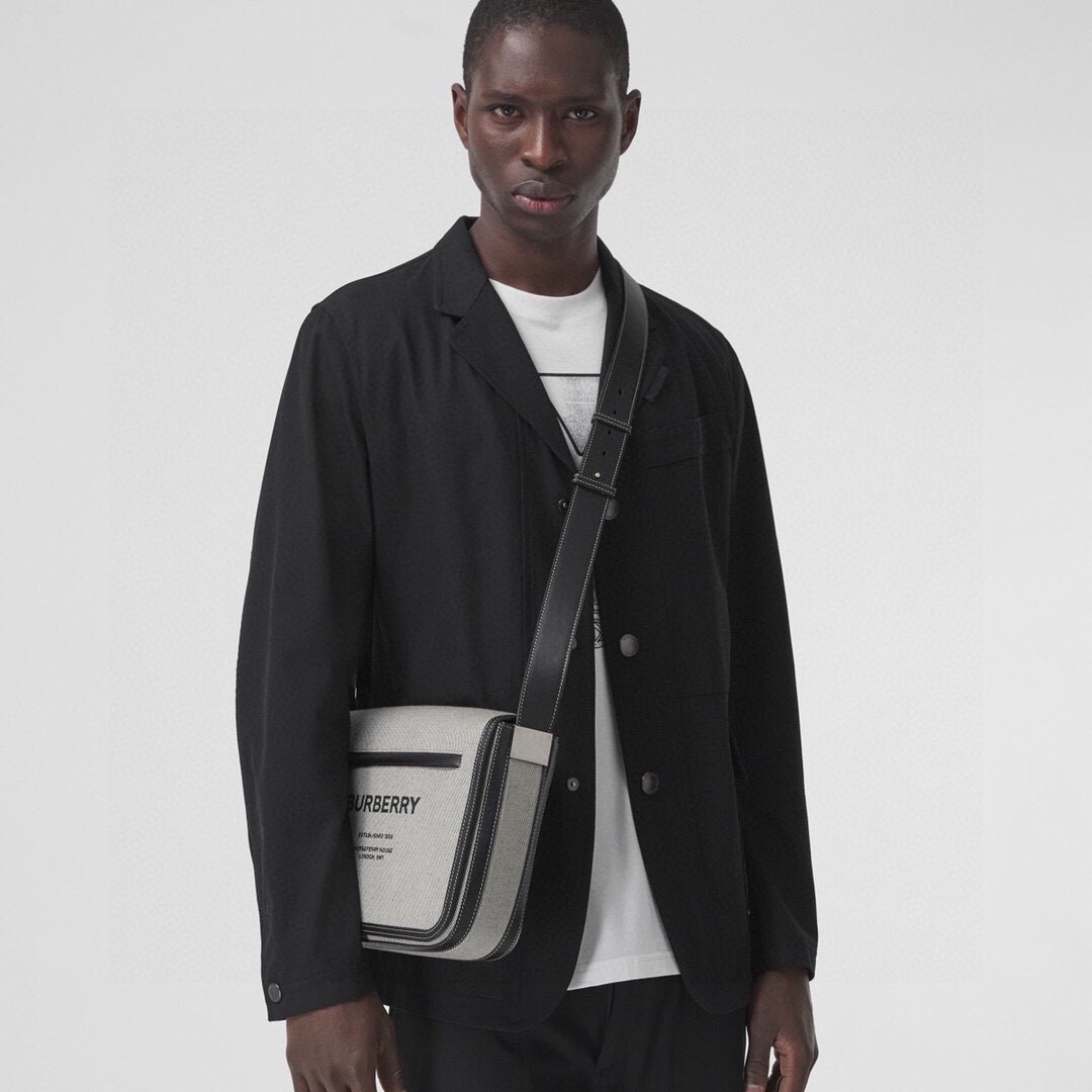 456E7739-7A31-4FB1-AB9D-68A4B14281DC