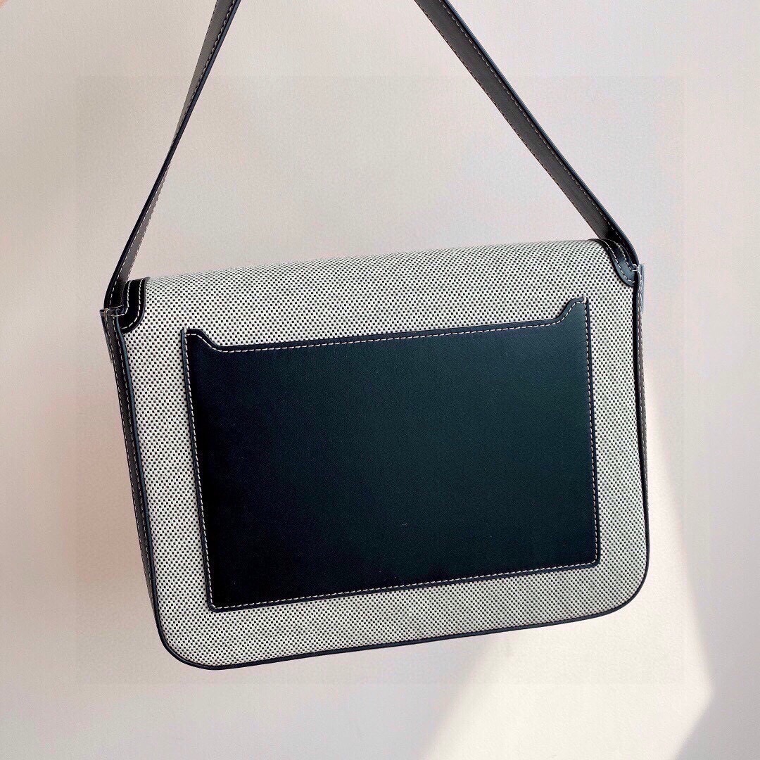 1482F038-A106-4ED2-B067-F5B77BD98AAA