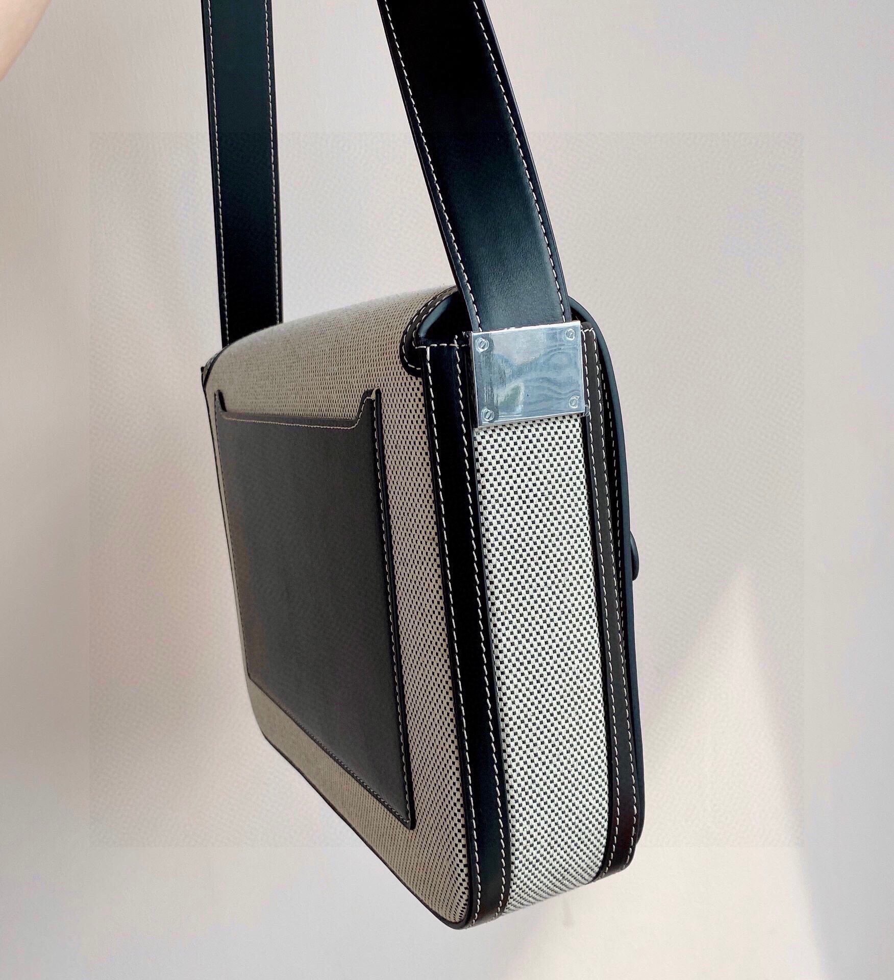 05E6D093-41C3-42CE-A8E8-E6A37F2016C7