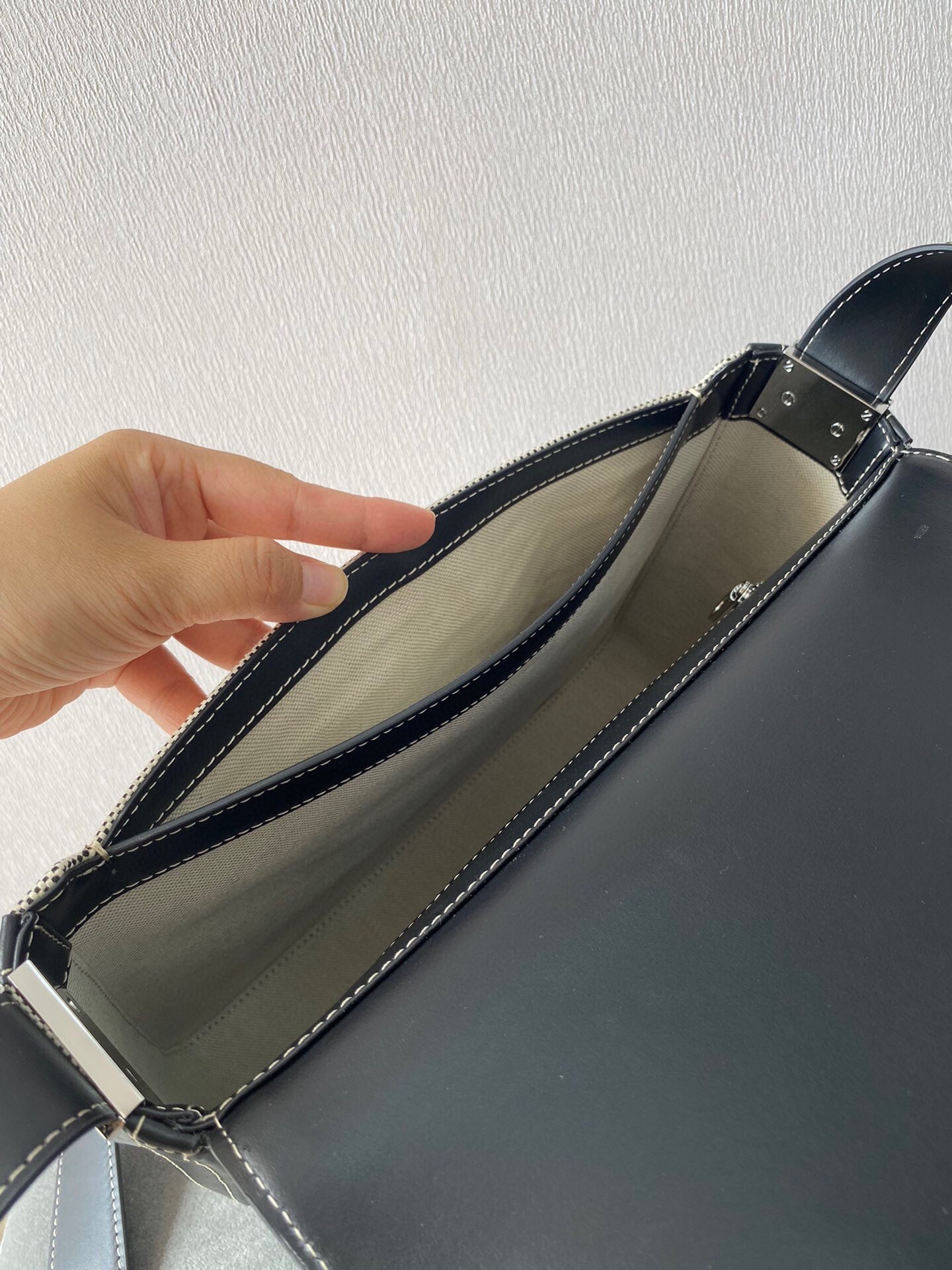 299BC652-1A01-4E61-B8C3-6598EFC99780