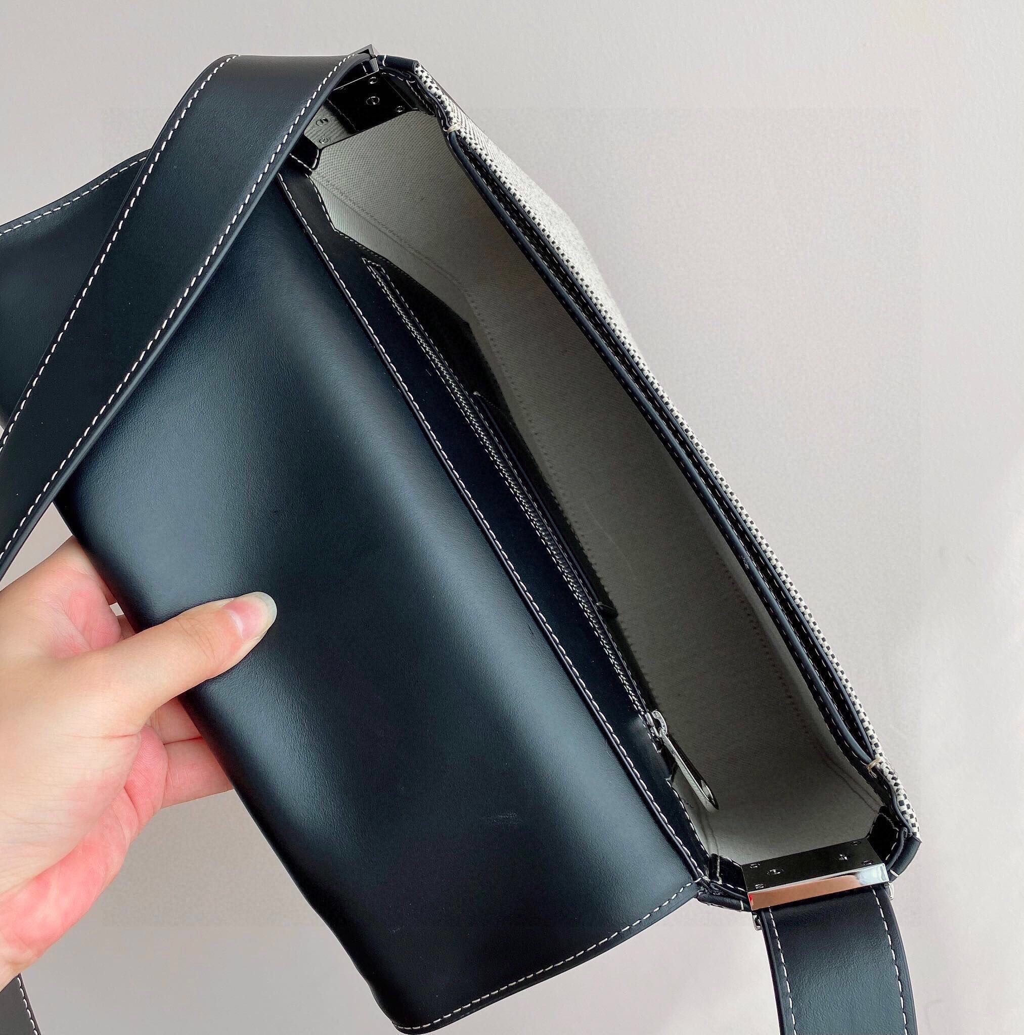 41D59118-5029-48BA-947E-3CFC2E81BEE9