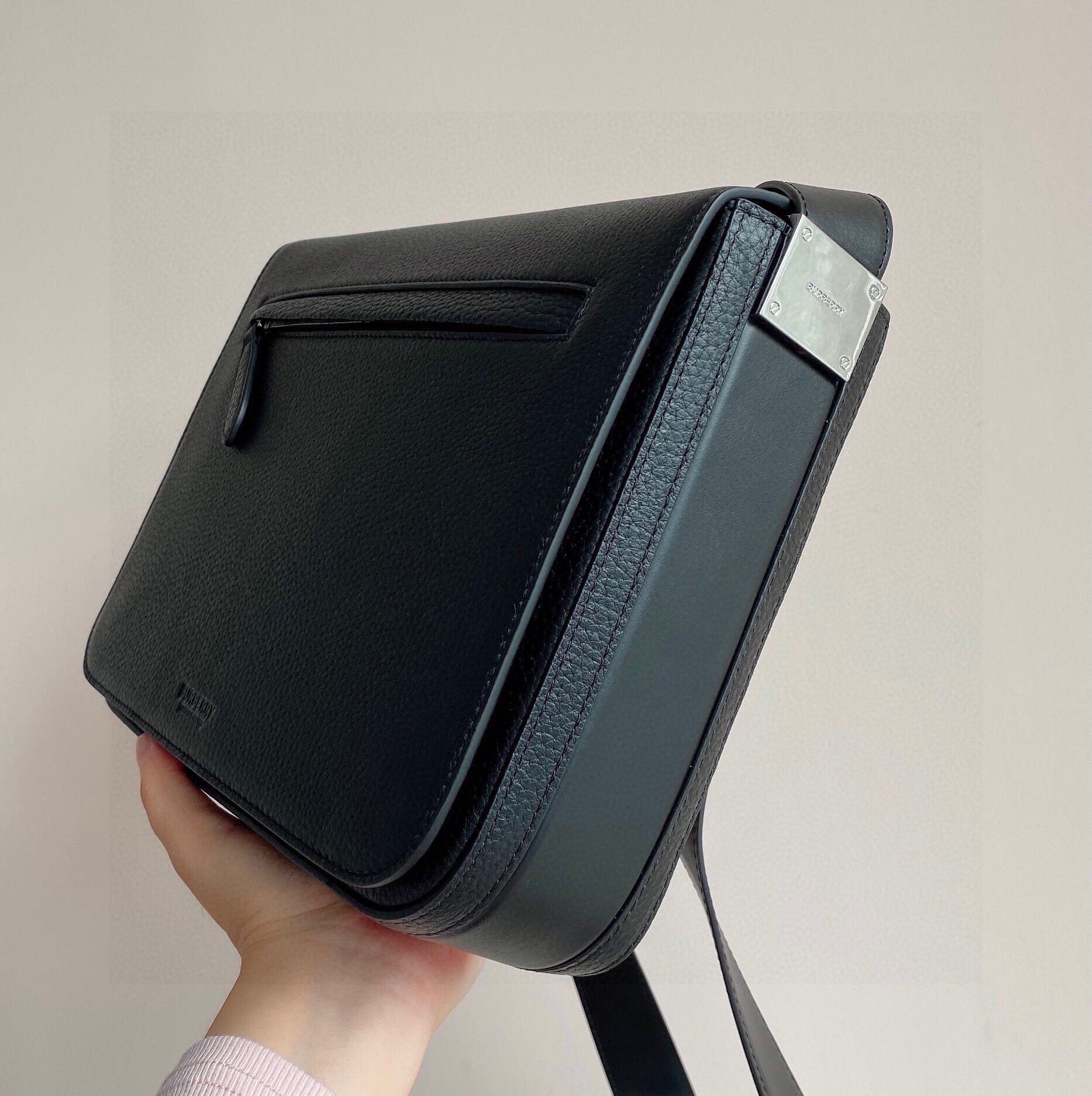 6CD2E21C-C870-4814-A69E-5C73BF86084B