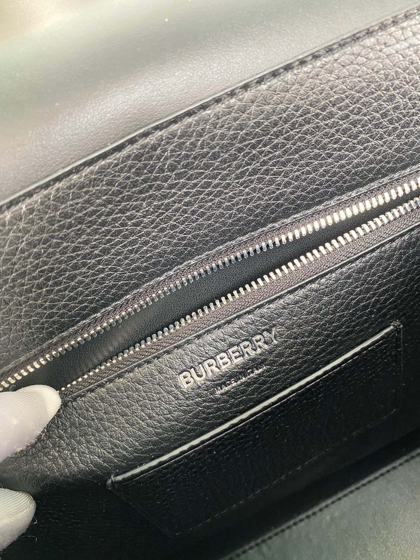 1F2E5953-5831-404D-A03D-7674753FF47B