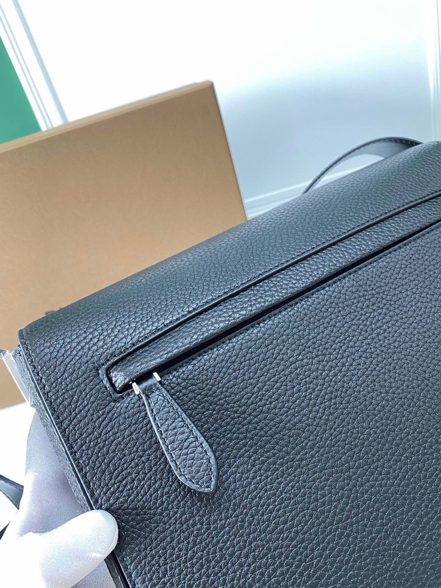 8AFEAEA7-9314-4E0A-991C-78D1A7120F10