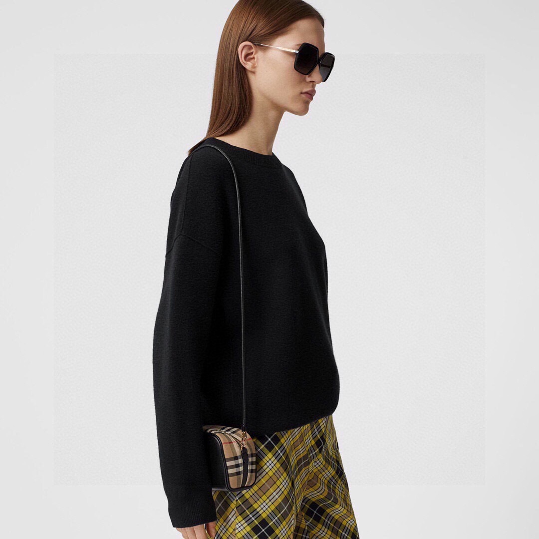 93B6D32D-186A-45FD-9221-3E4F7B572F24