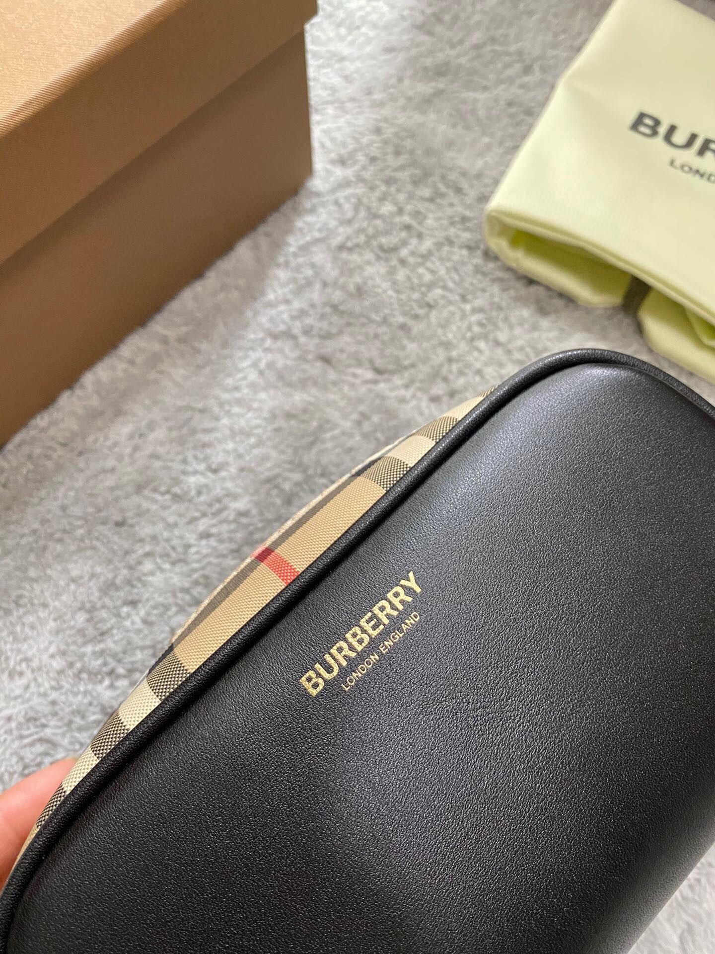 03FA3E01-F6D9-4B3D-AC11-FB5AD46DF021