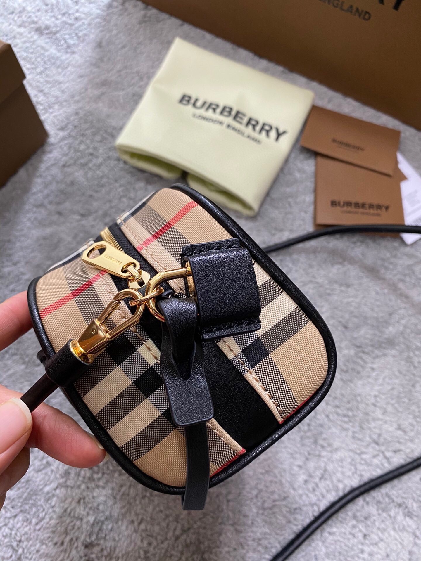 110F030D-599D-4661-95C7-85BD25264F1D