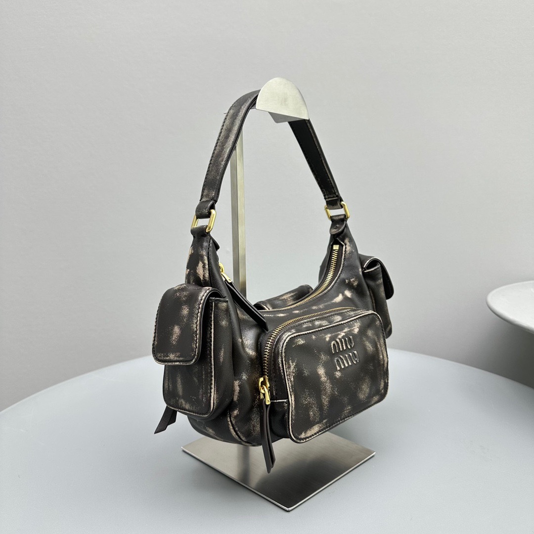 2439C445-37E6-4047-9907-EB9AF3678822