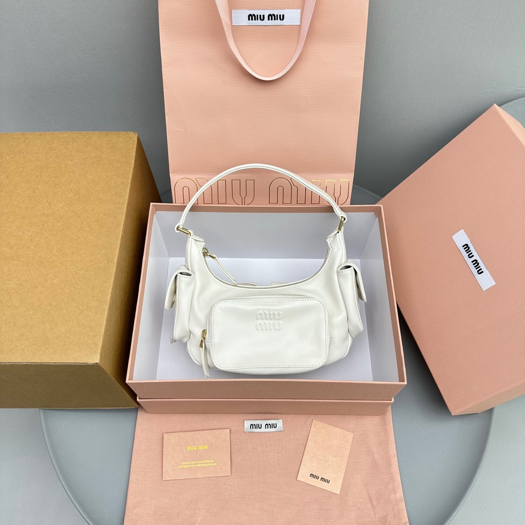 3F8B81DB-D7D5-4609-BECA-4269D722BA10