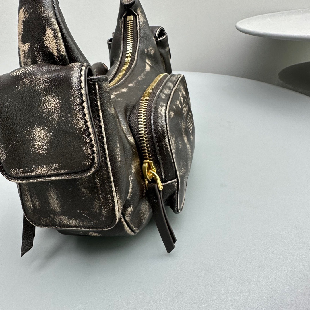 9D498265-8E62-4894-8157-5F327128BEC2