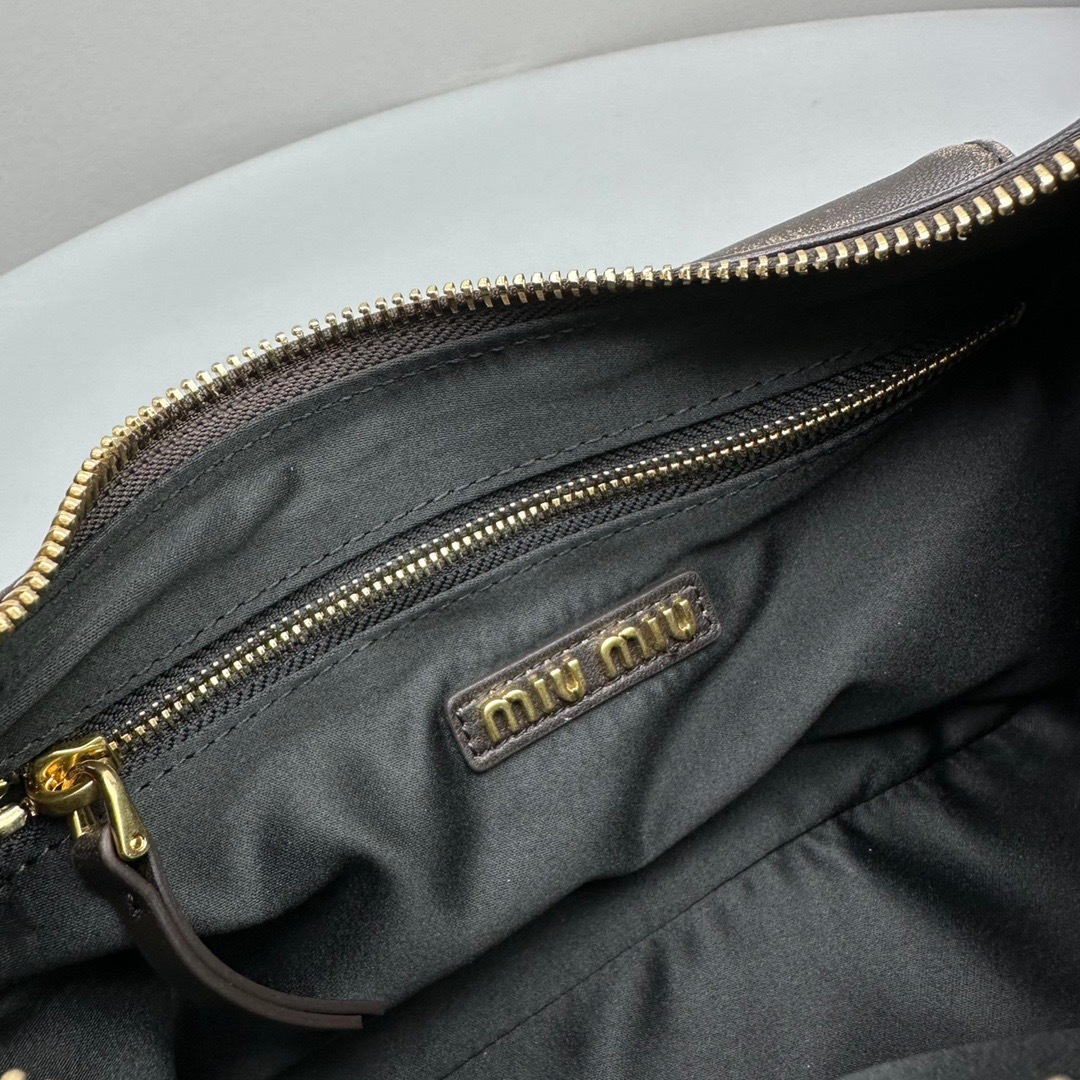 AF964C34-FE4C-47F8-A0D8-CB81E1160B95