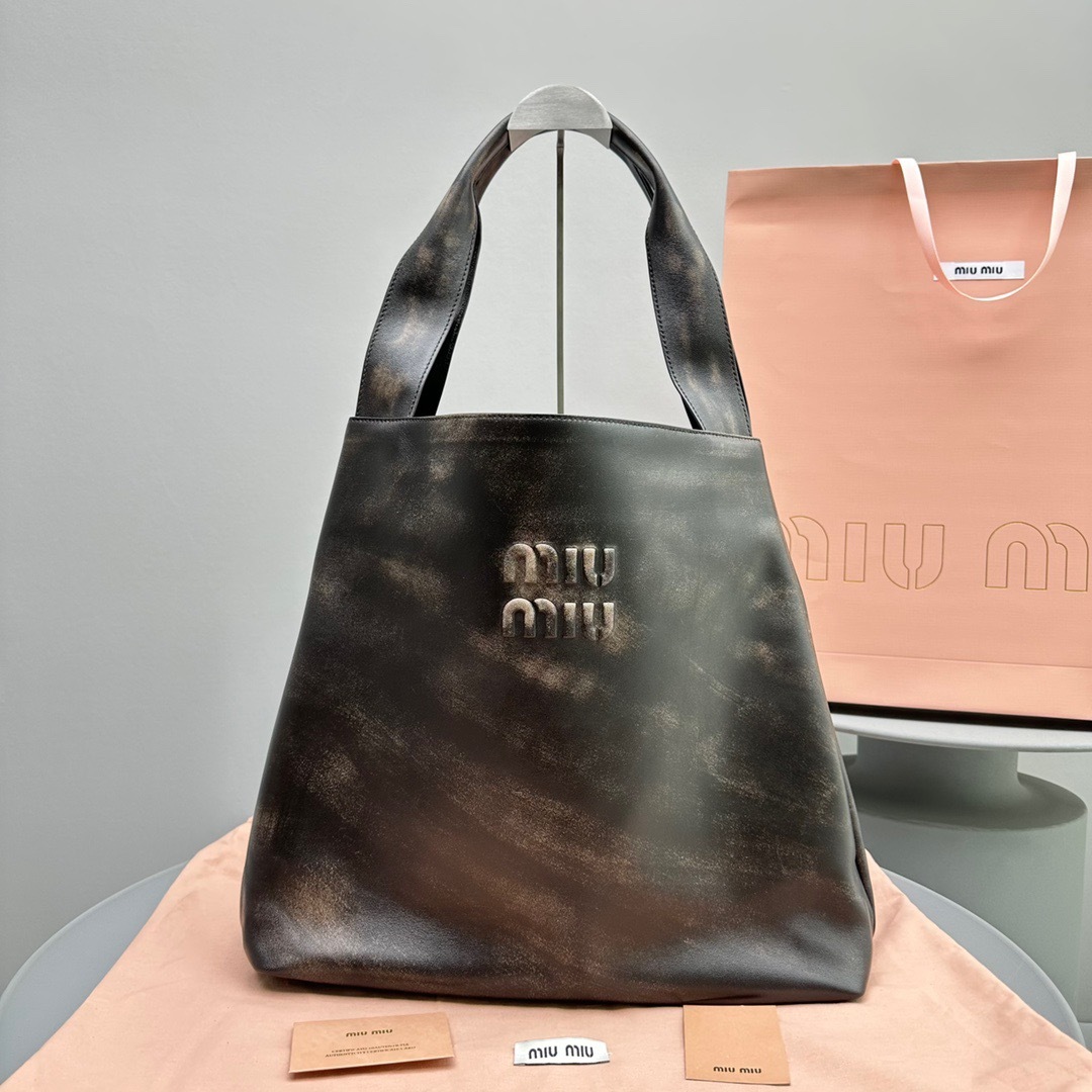 Miu Miu big tote 2023 – Theluxystudio Miu Miu big tote 2023 – Theluxystudio