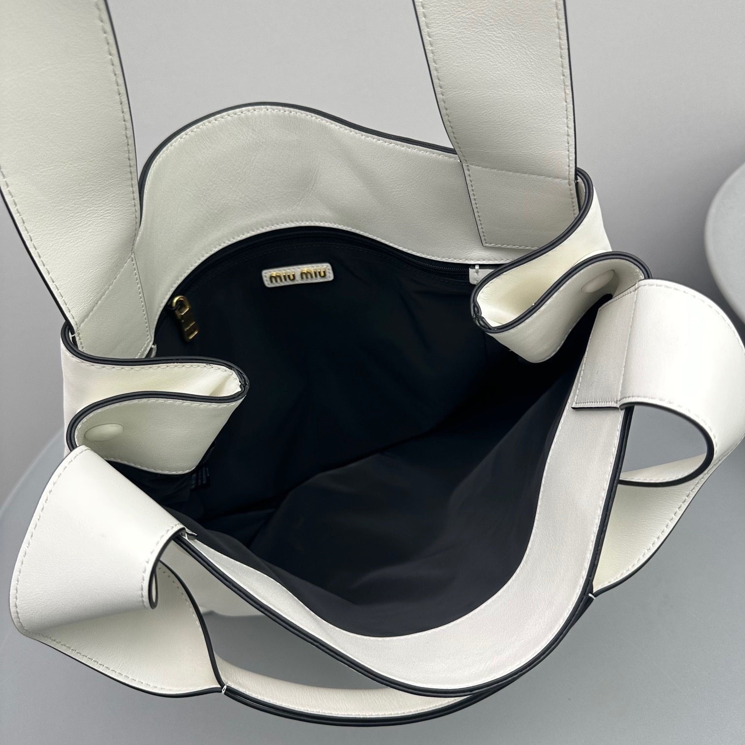 86760450-C189-4C1F-97B5-5F0C805311D1