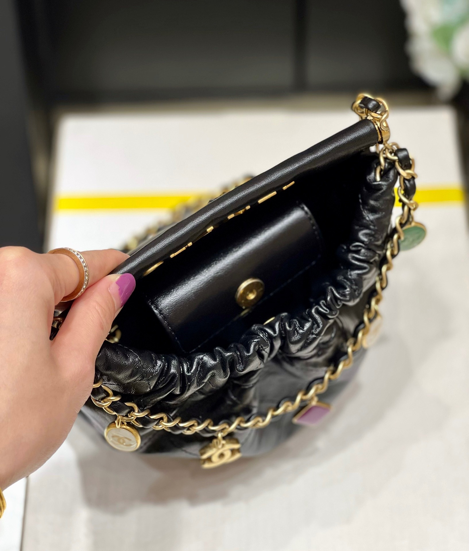 703E17CD-2297-41AB-9A7E-9F9A57E09718