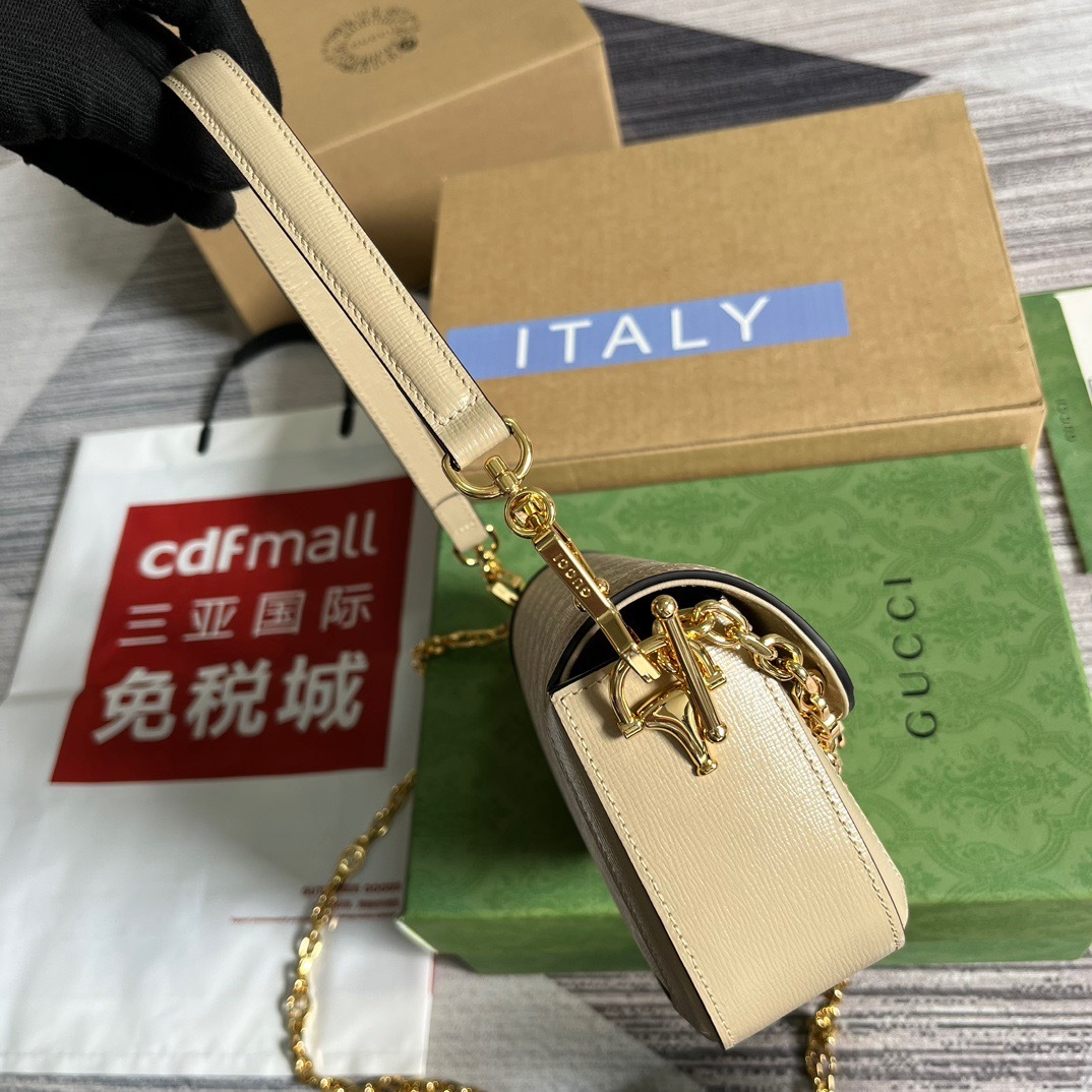 2EC0578A-2E38-463E-9626-6E7DA44DA7AD