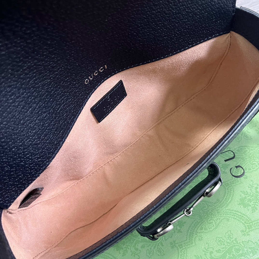 7297E0D3-1882-4FF2-9218-CBF3944043D4