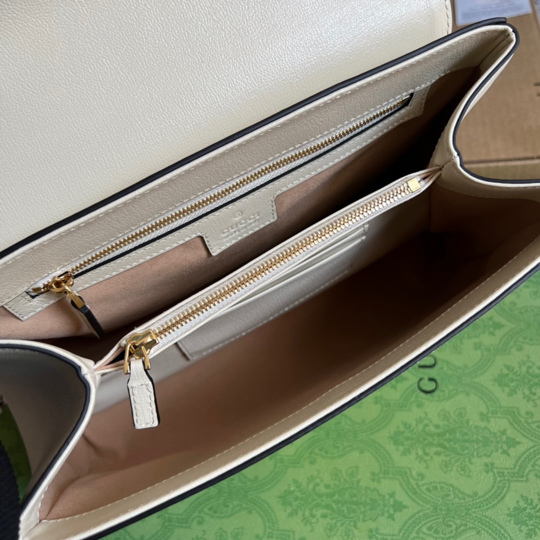 3F64FE7F-3E5E-4459-9885-EBE1D18F94EF