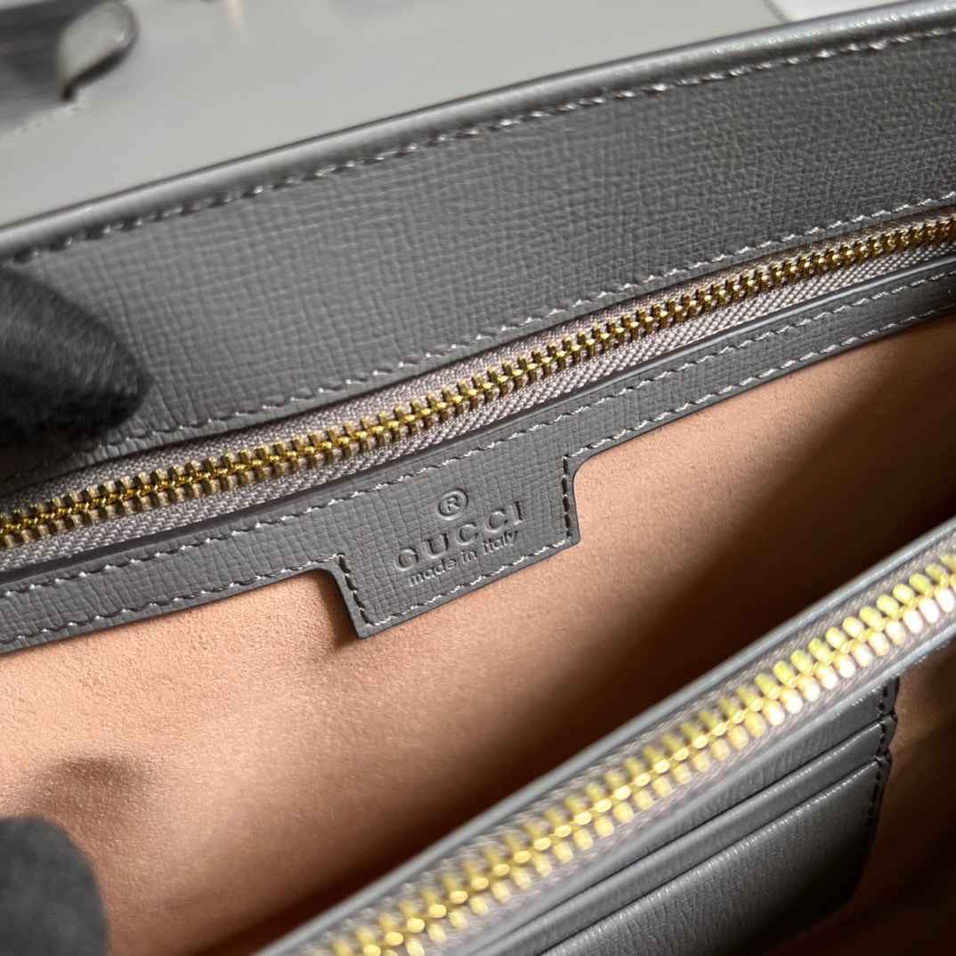 F6254497-43F1-4B0A-9BE8-DEF0CCBEF0BF