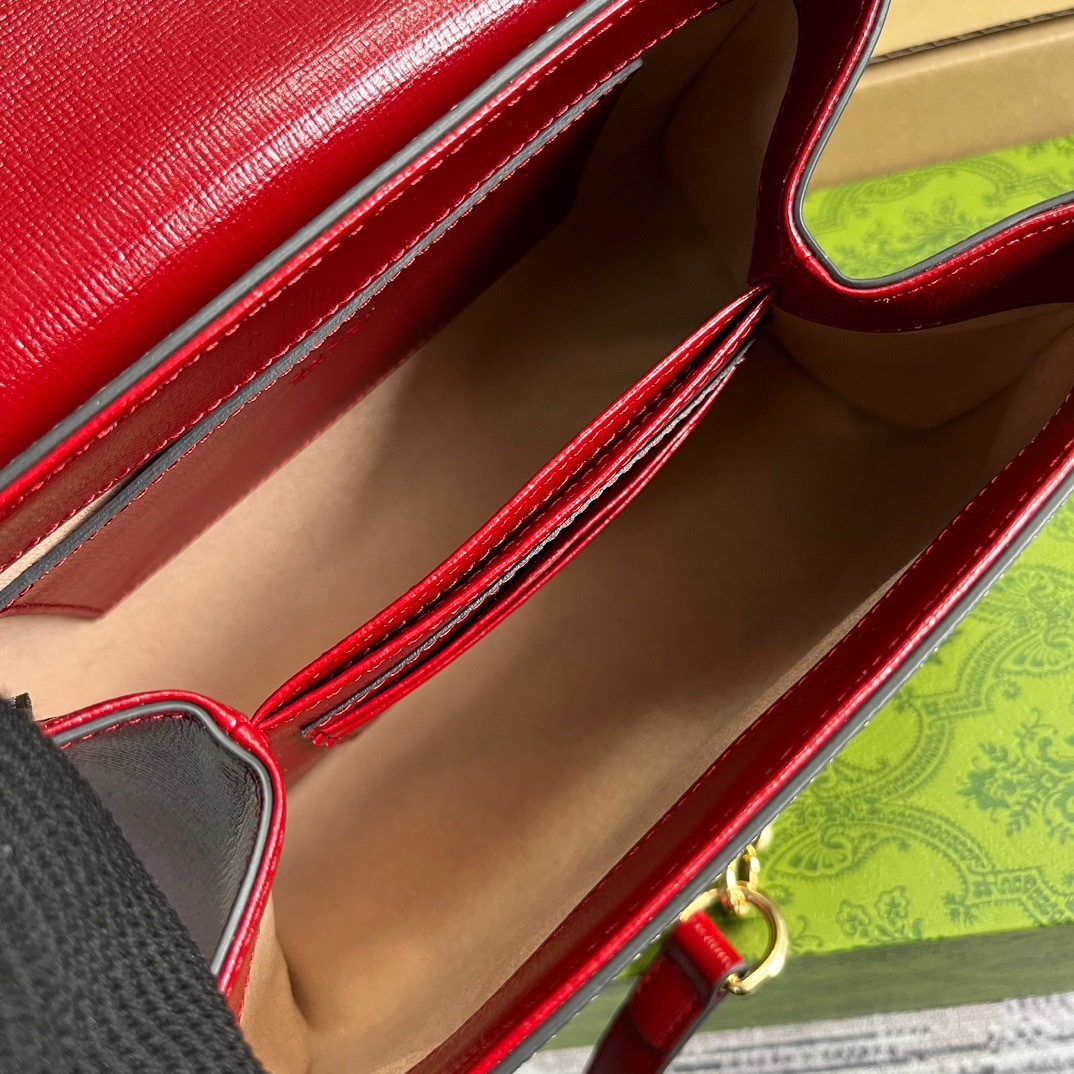 B9271E63-5D50-4EF9-A028-9309CA68CB2E