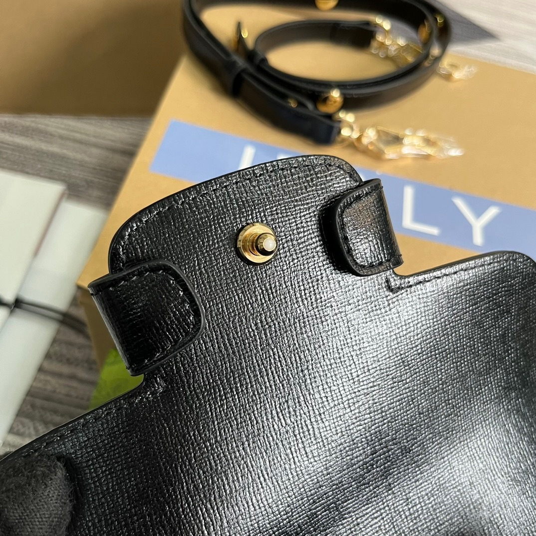 37604AA9-614D-495B-A864-5EBCB0084AAD