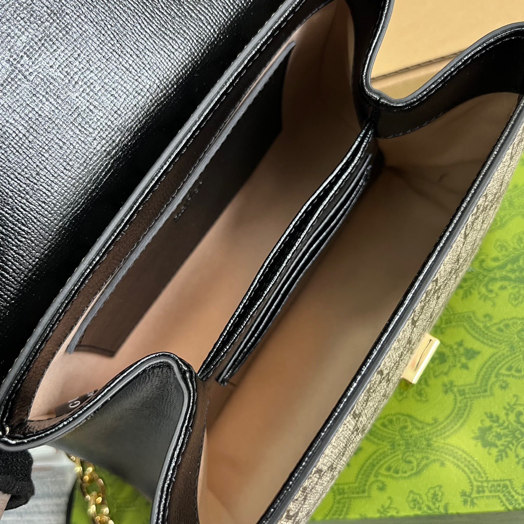 37F1FDEC-DDA1-4C7E-845B-3C36434D8D71