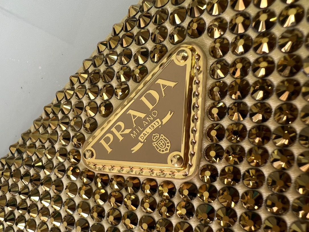 B68C0BB5-51B7-4F89-9DCA-7FD5E87852D8